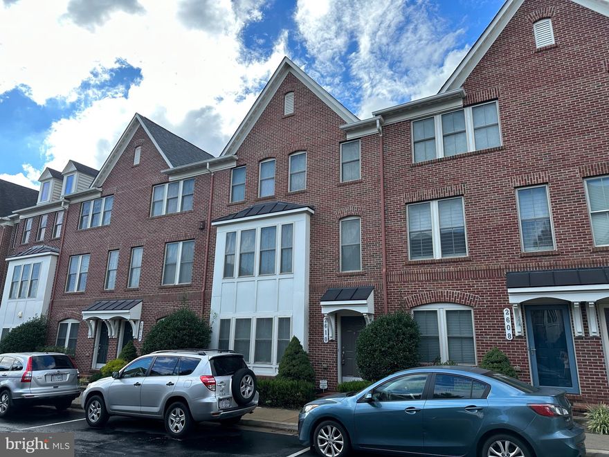 Sold before going on the market. A townhouse in great condition, hardwood floors on top 2 levels, high quality kitchen and baths - not remodeled, but originally were upgraded to high end.