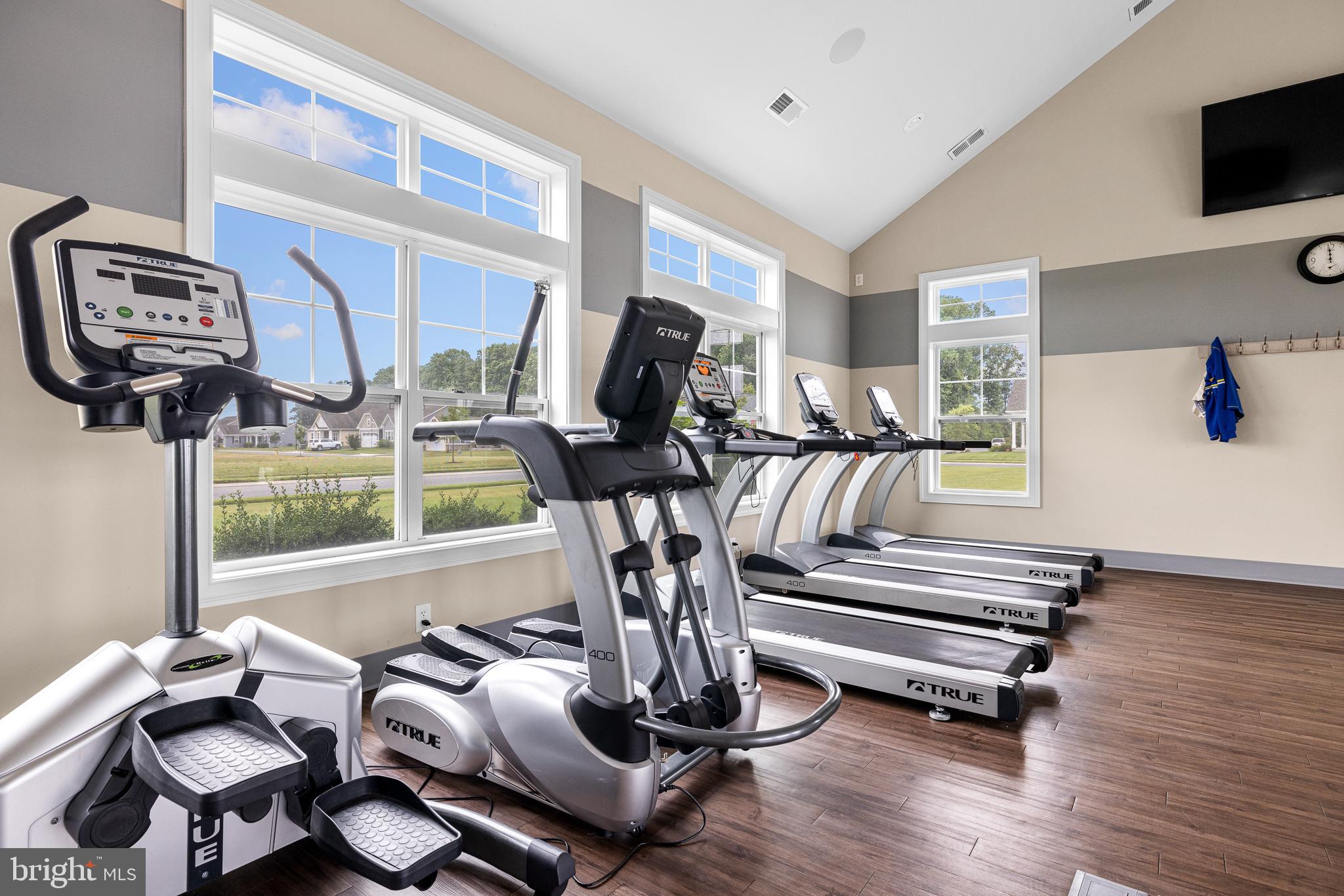 PELICAN POINT - Residential