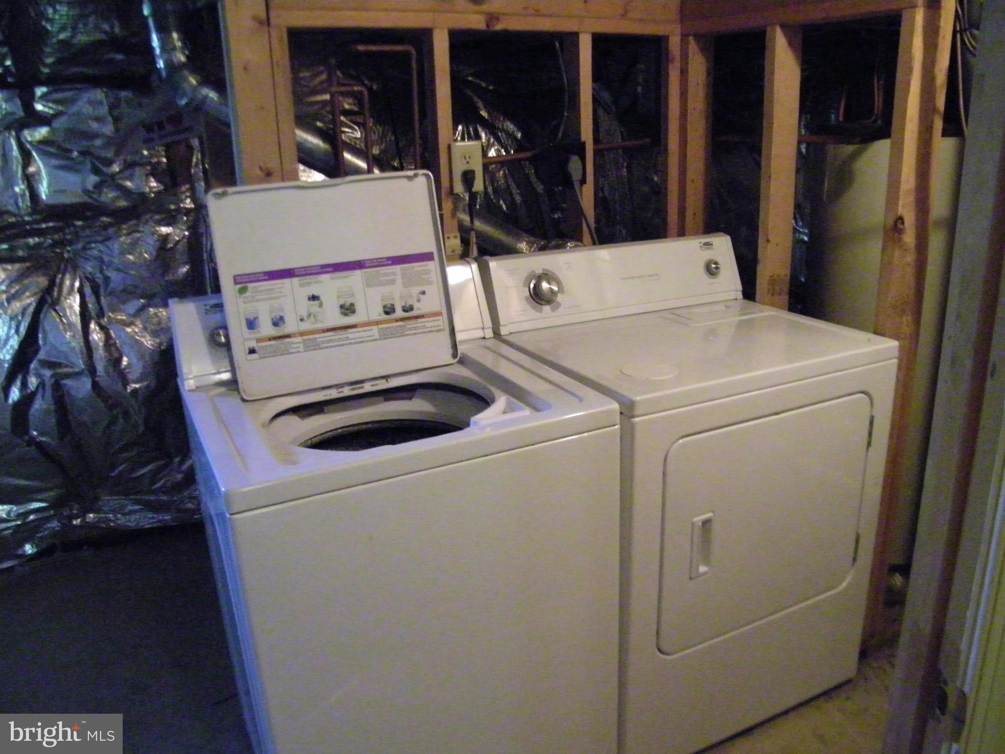 WHISPERING WOODS - Residential