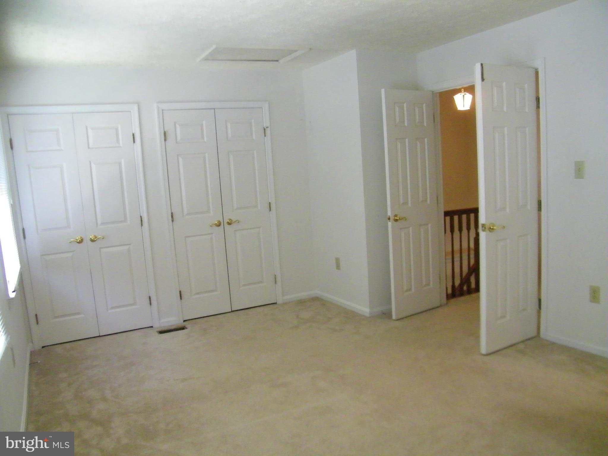 WHISPERING WOODS - Residential