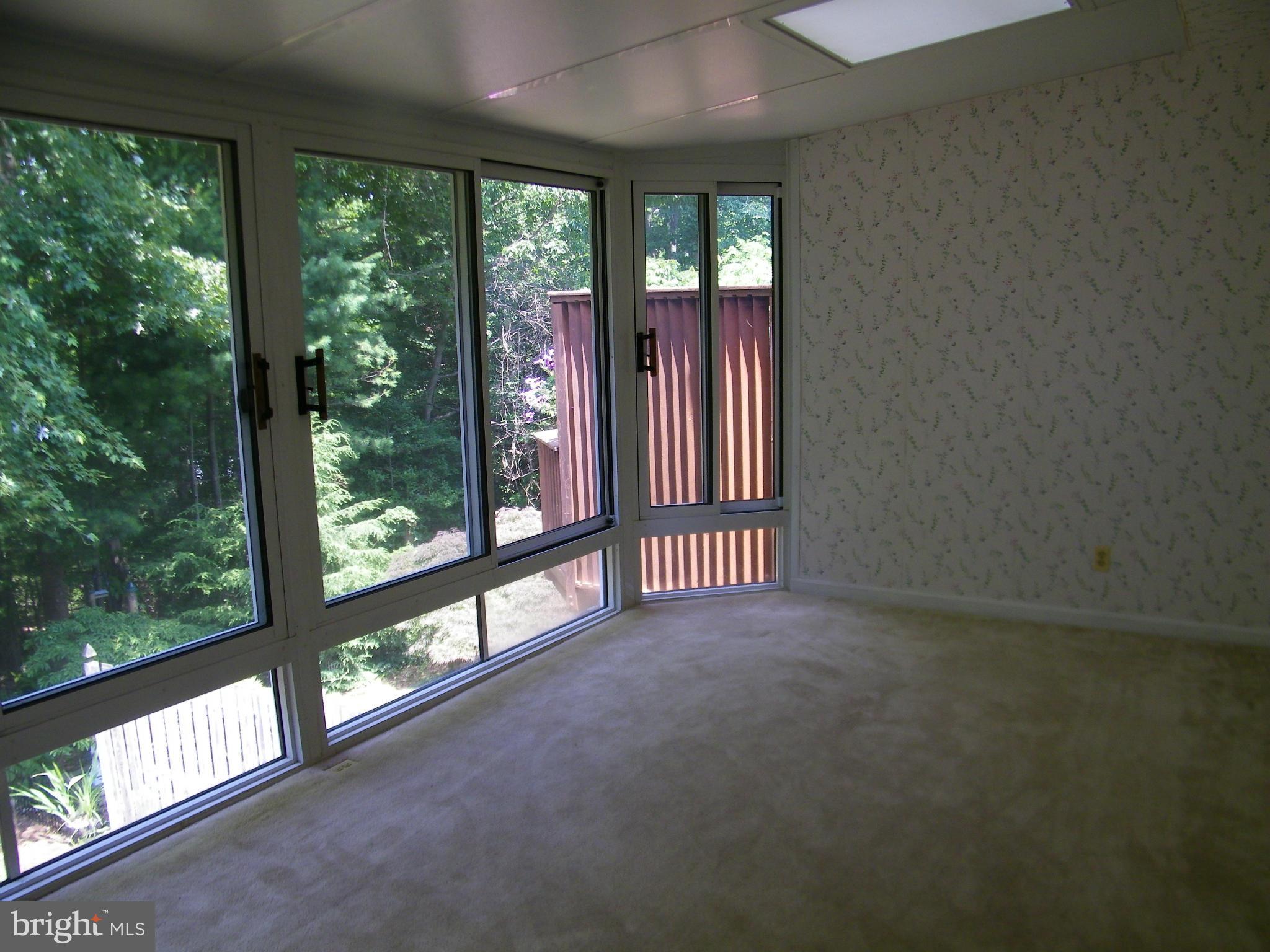 WHISPERING WOODS - Residential