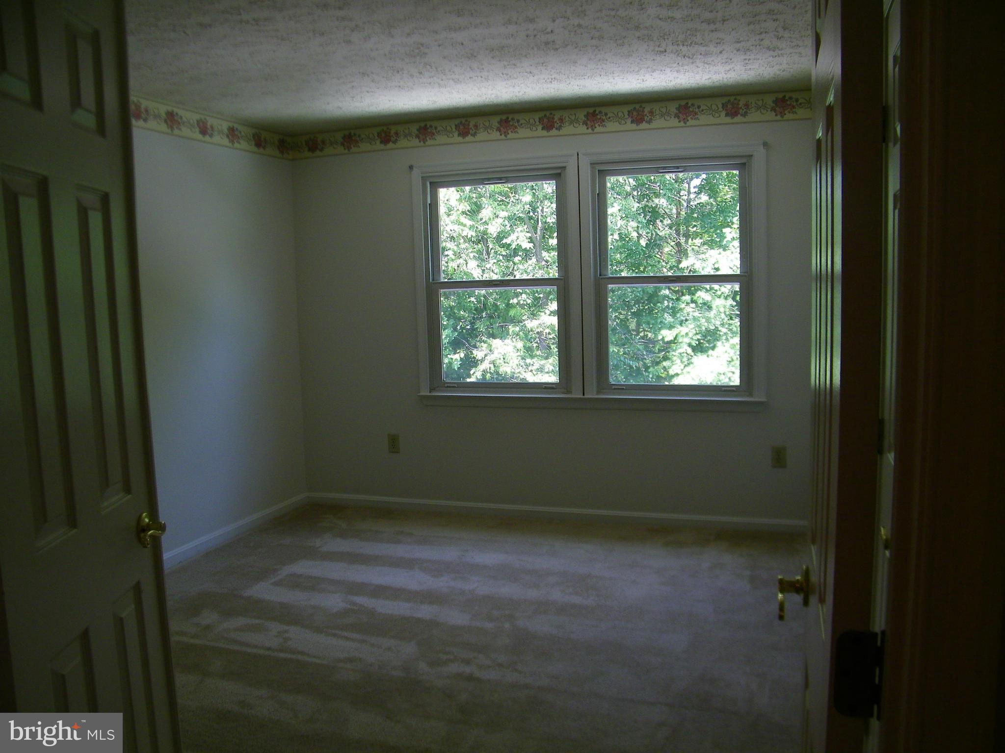 WHISPERING WOODS - Residential