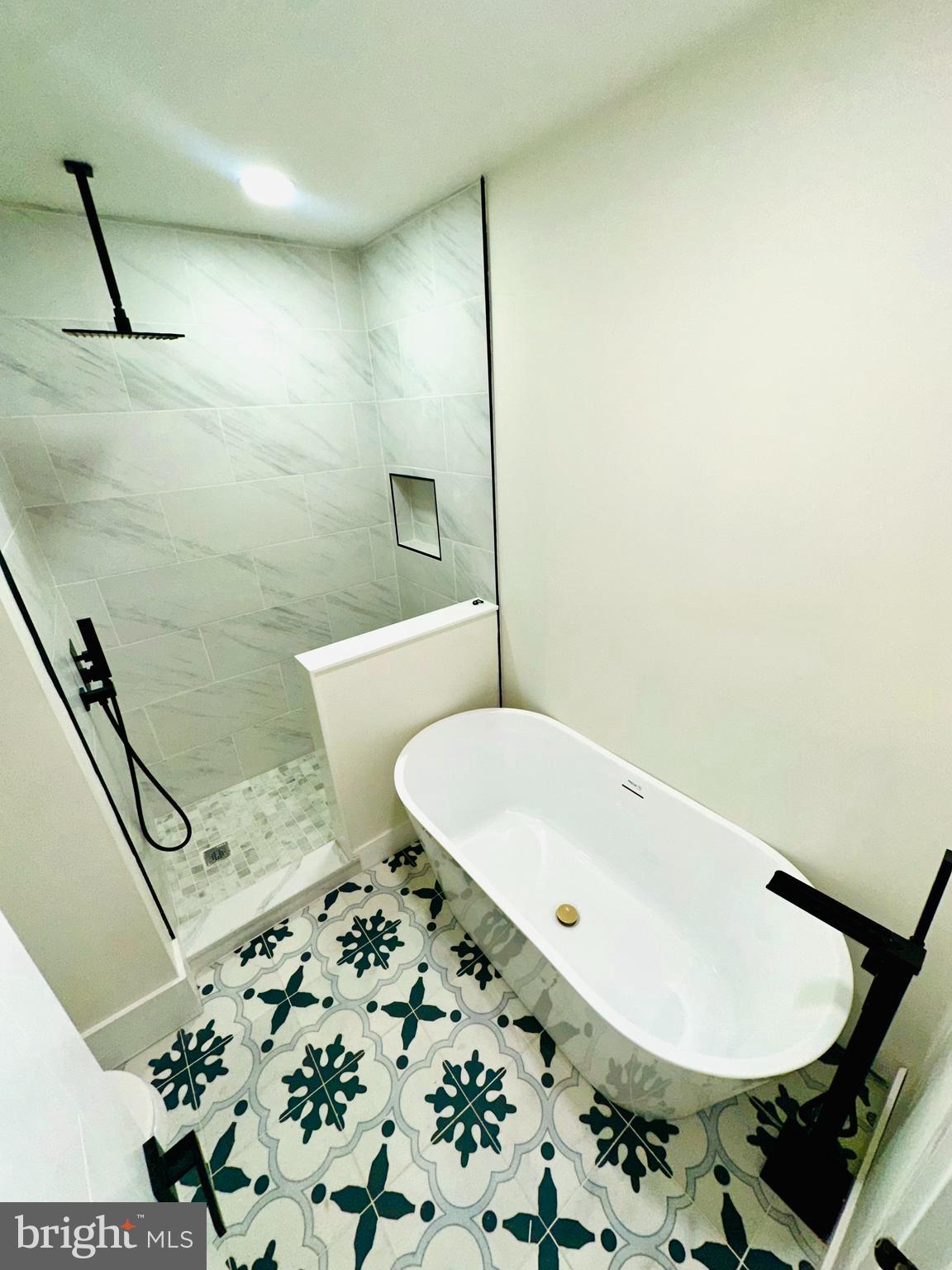 WEST OAK LANE - Residential