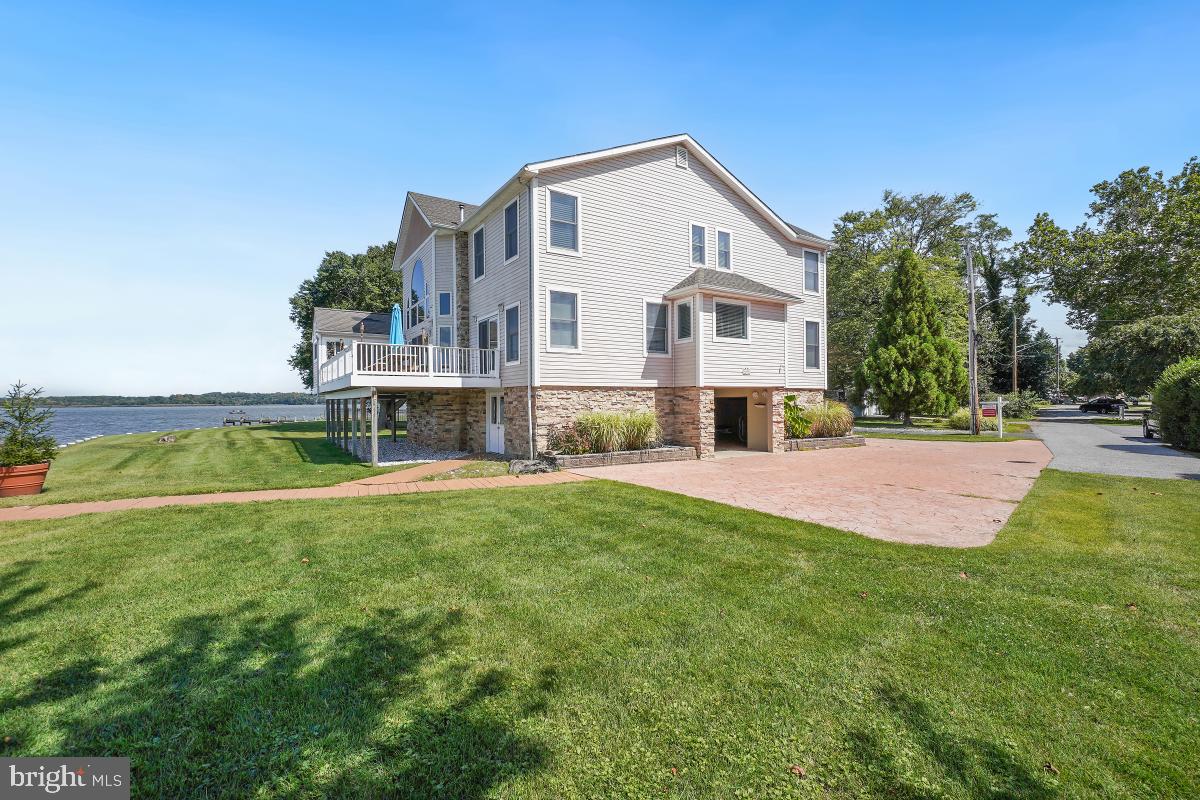 WEST TWIN RIVER - Residential