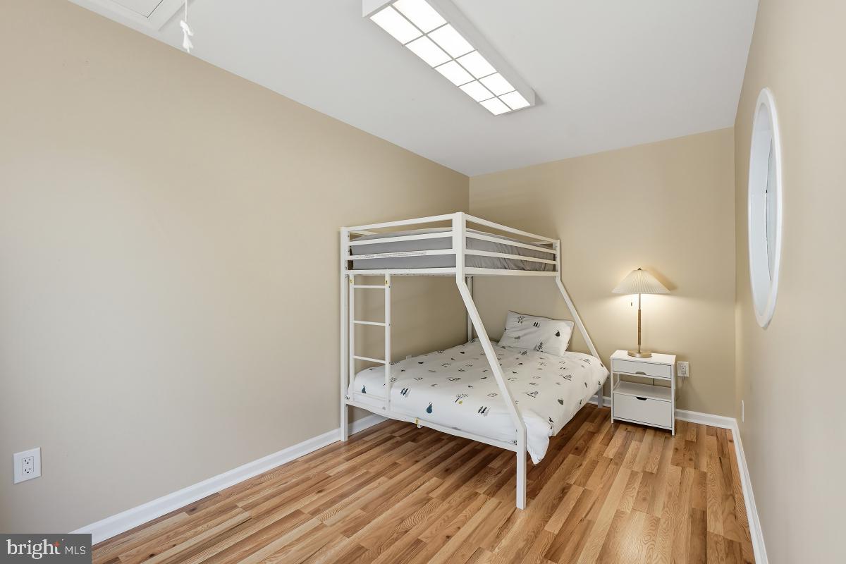 WEST TWIN RIVER - Residential