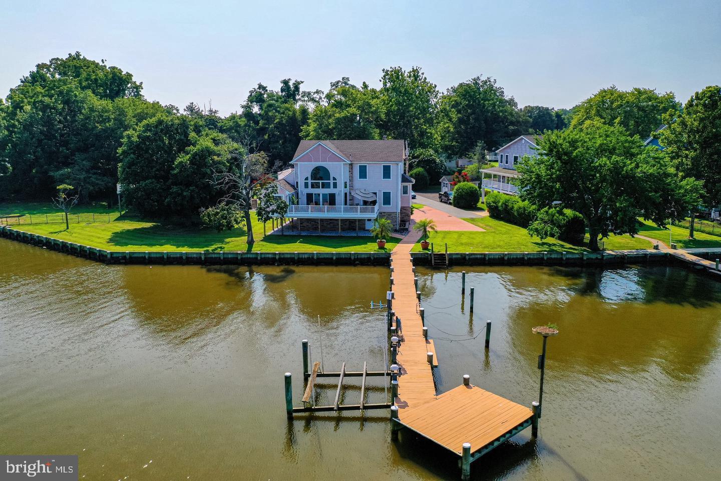 WEST TWIN RIVER - Residential