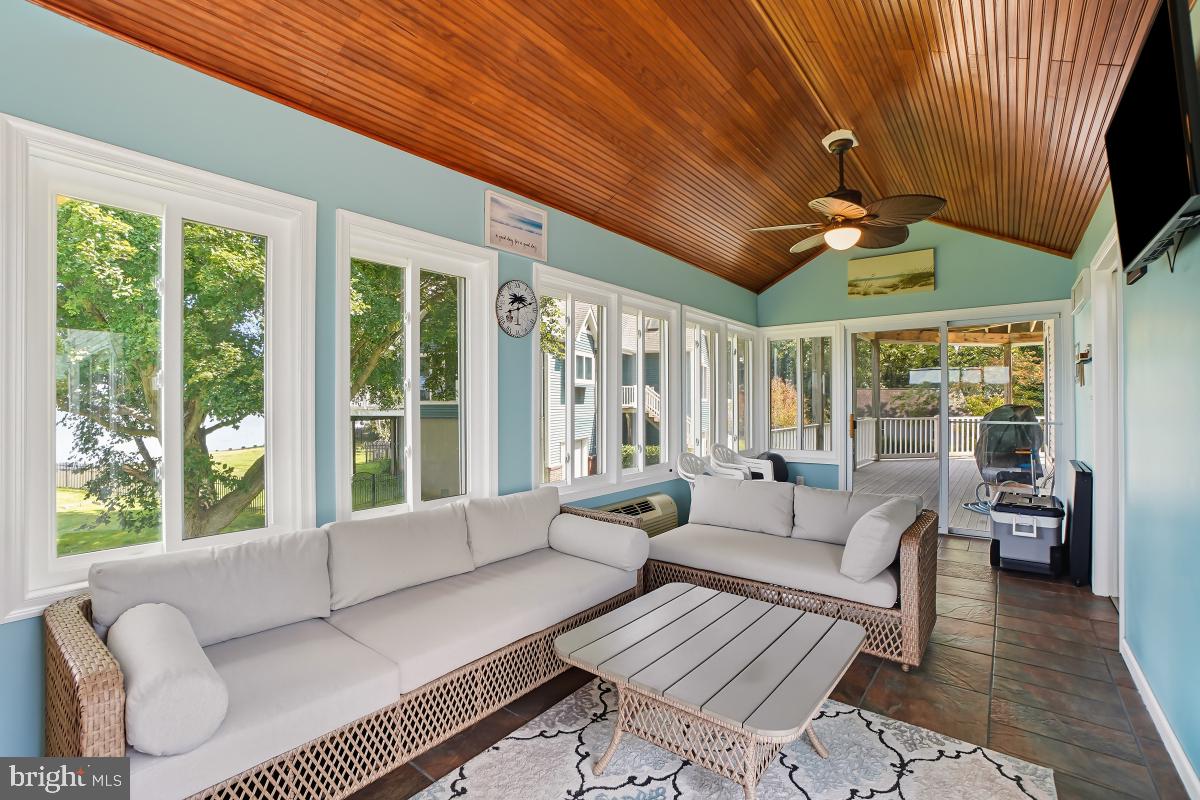 WEST TWIN RIVER - Residential