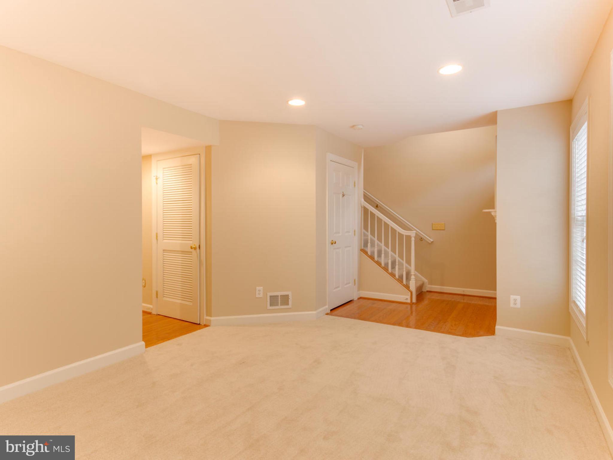 RIVER CREEK - Residential Lease