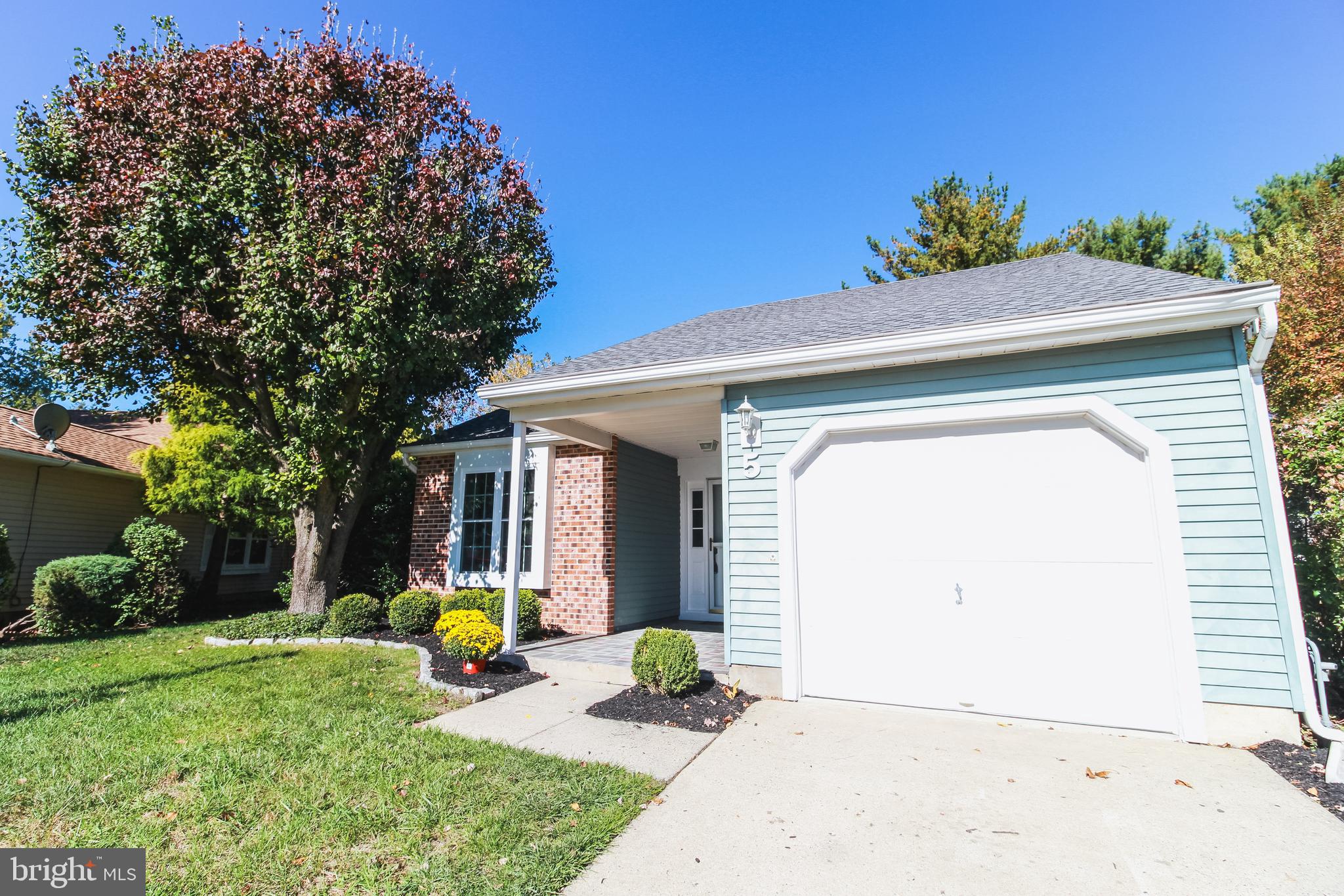 5 KESWICK COURT