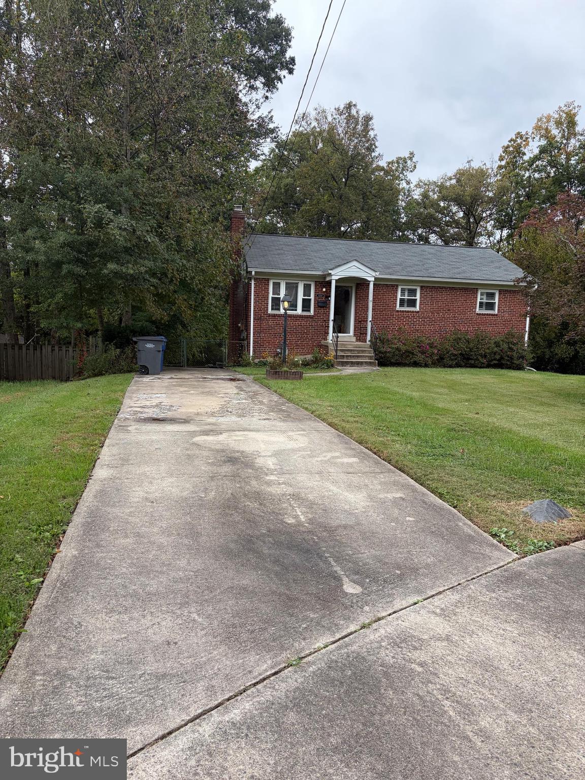 BROYHILL PARK - Residential Lease