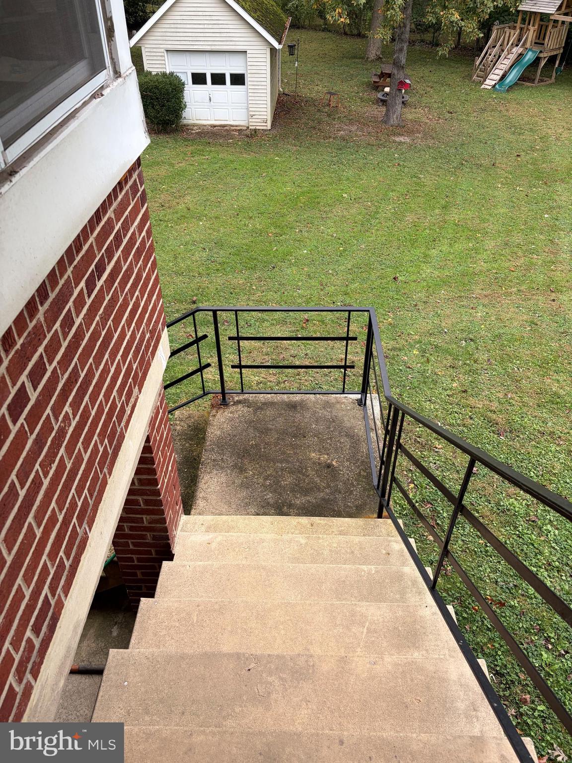 BROYHILL PARK - Residential Lease