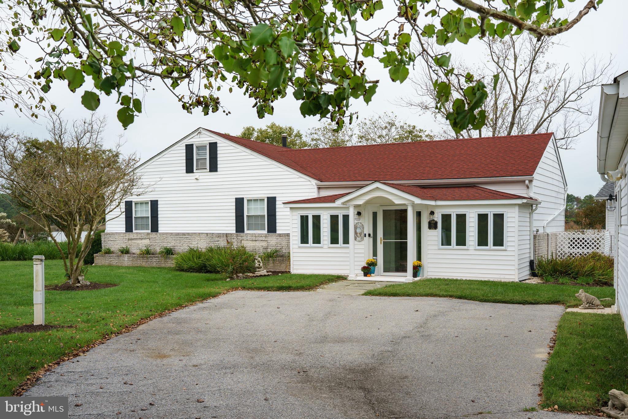 1318 BELL LANE
