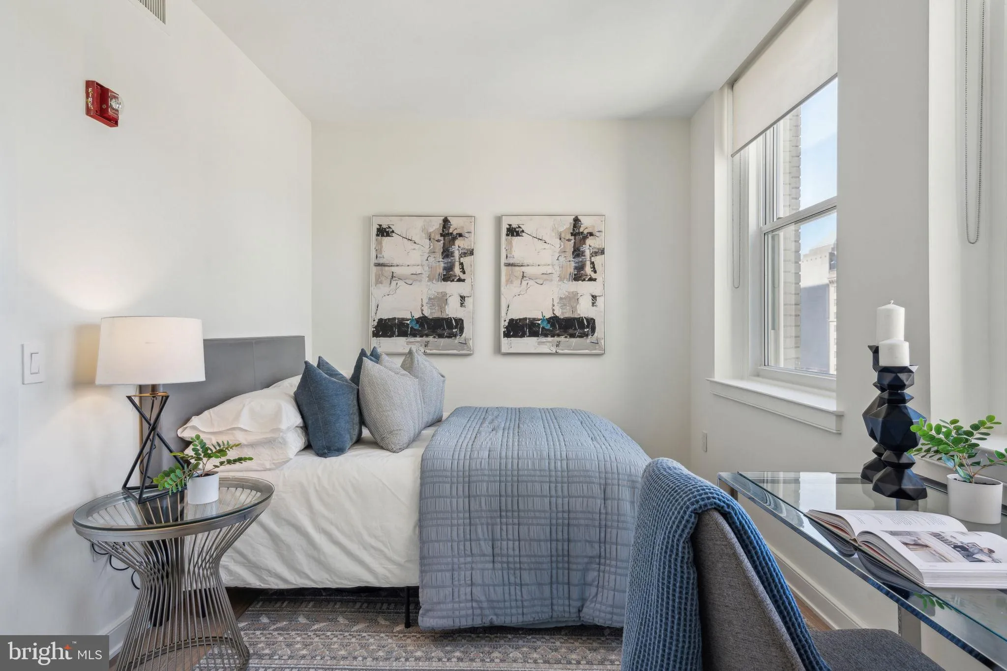 Philadelphia, Pennsylvania 19102, United States, 2 Bedrooms Bedrooms, ,2 BathroomsBathrooms,Residential,Contingent,86562