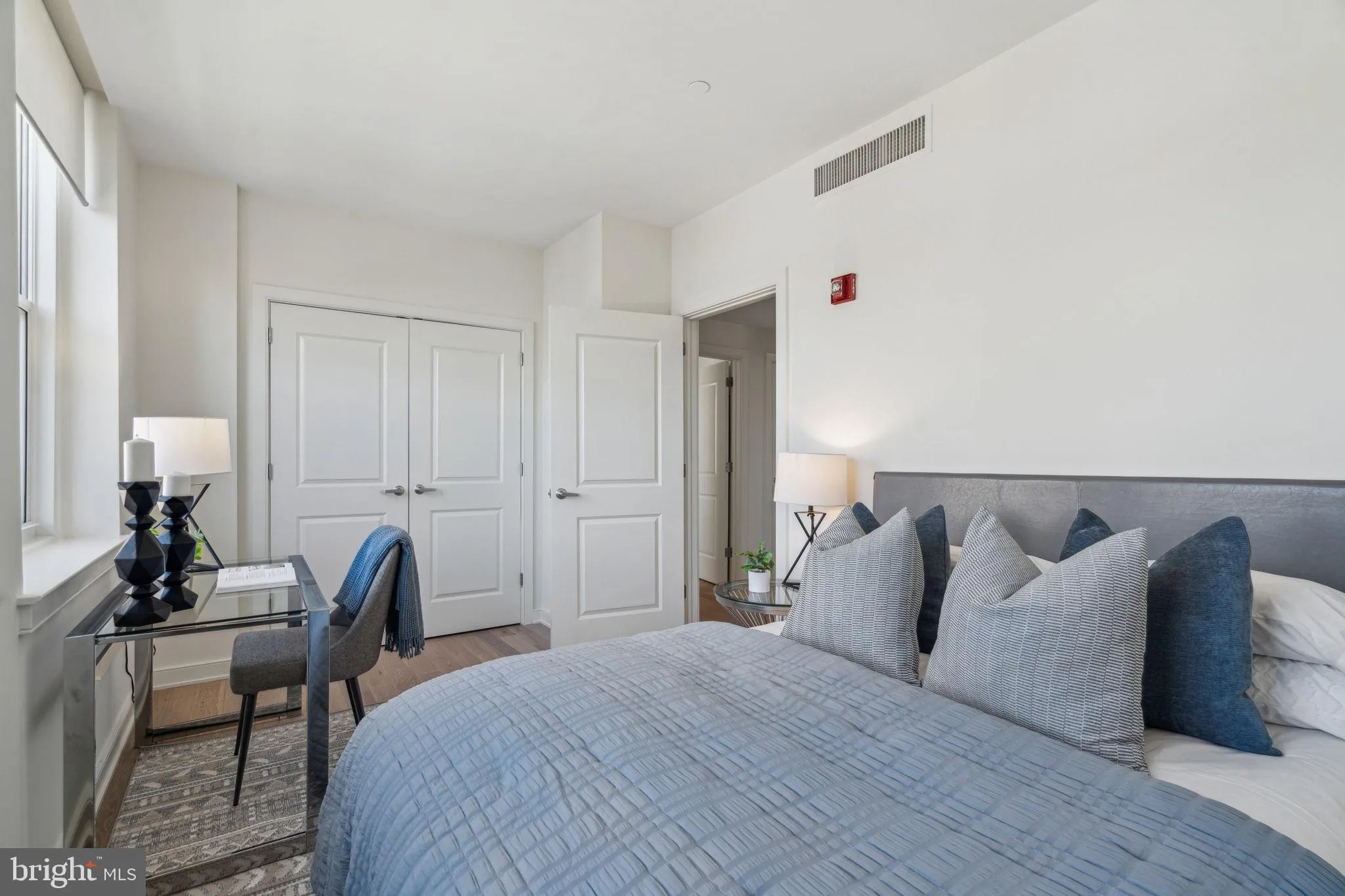 Philadelphia, Pennsylvania 19102, United States, 2 Bedrooms Bedrooms, ,2 BathroomsBathrooms,Residential,Contingent,86562