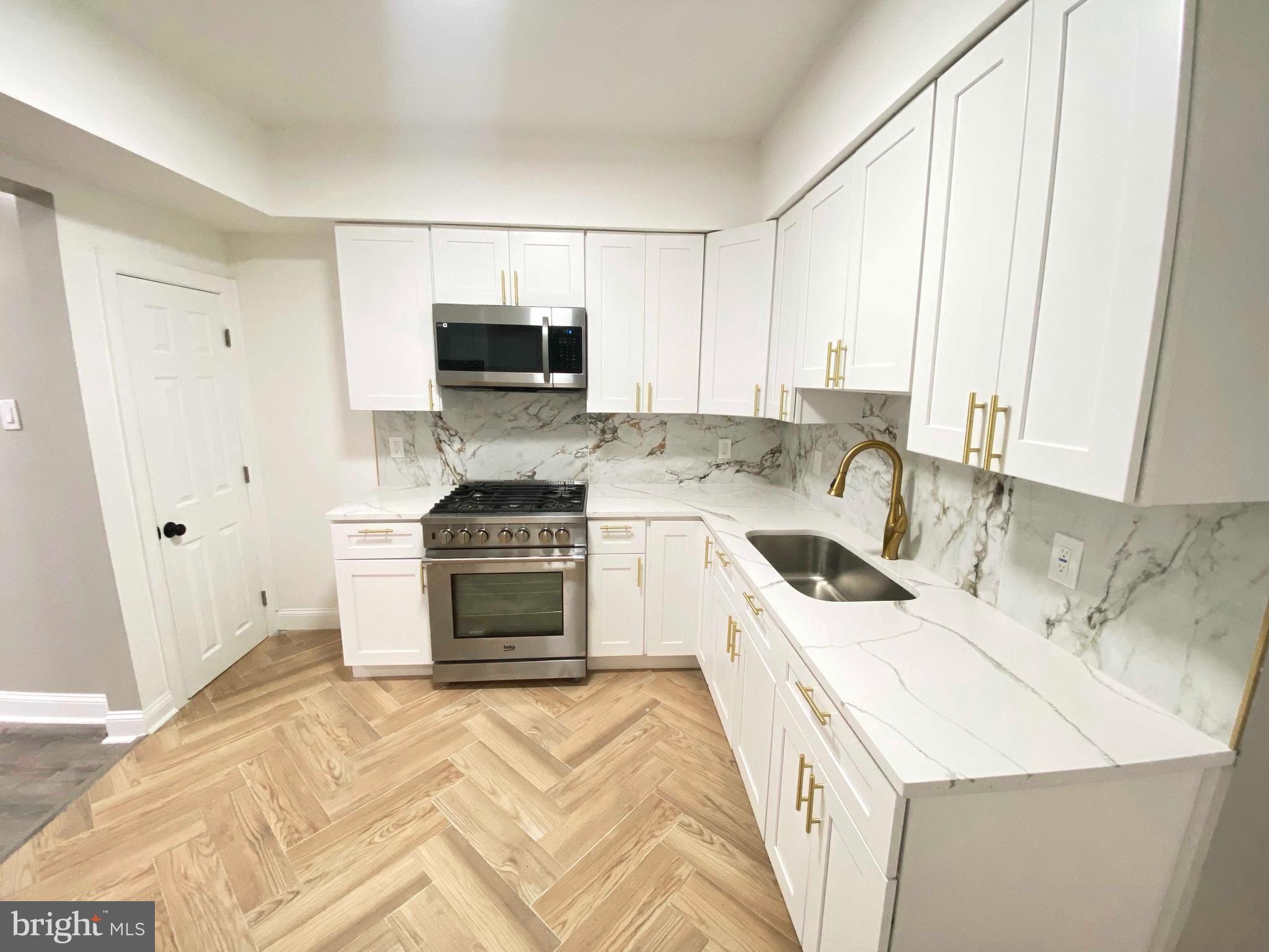 PORT RICHMOND - Residential