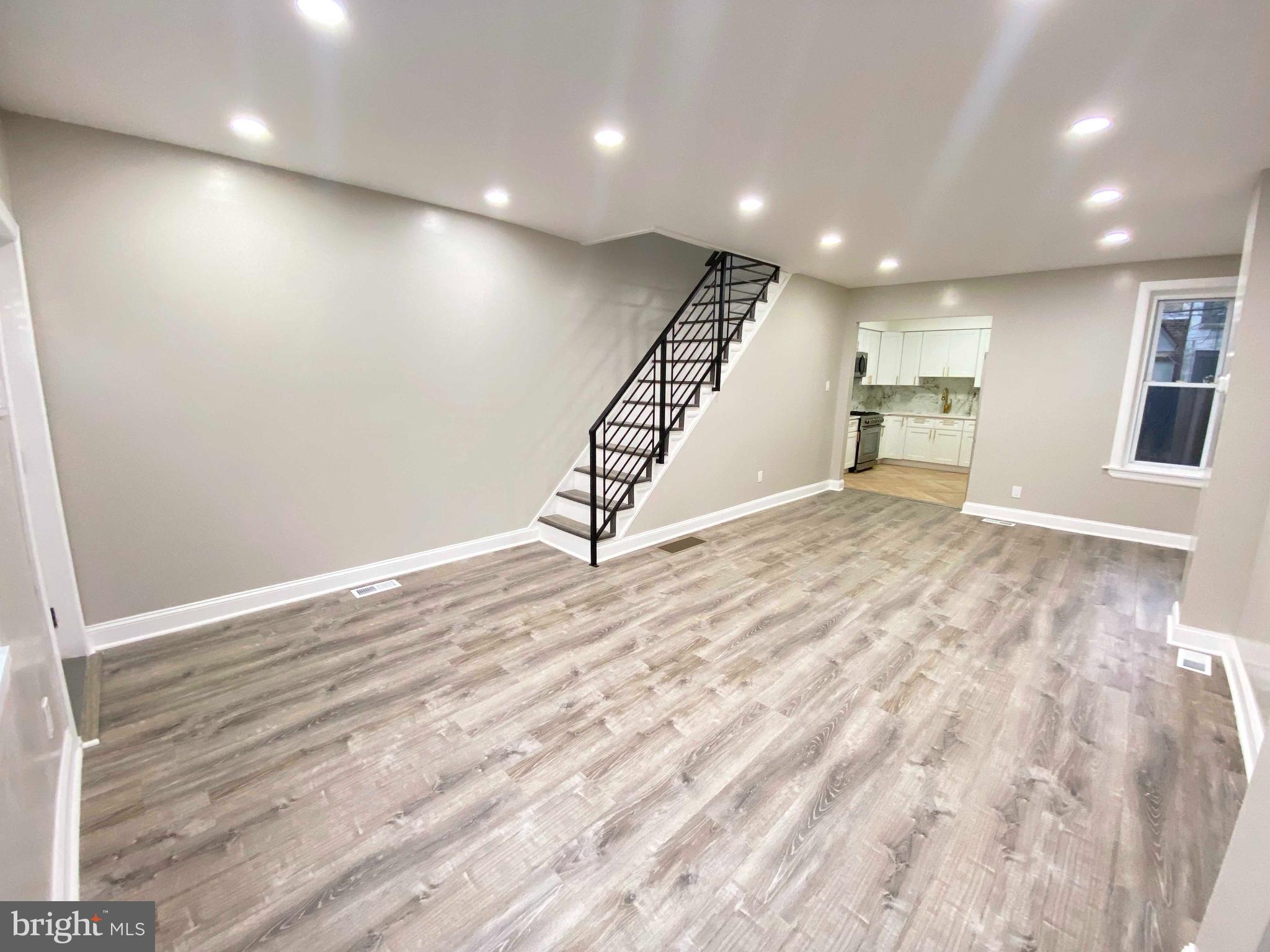 PORT RICHMOND - Residential