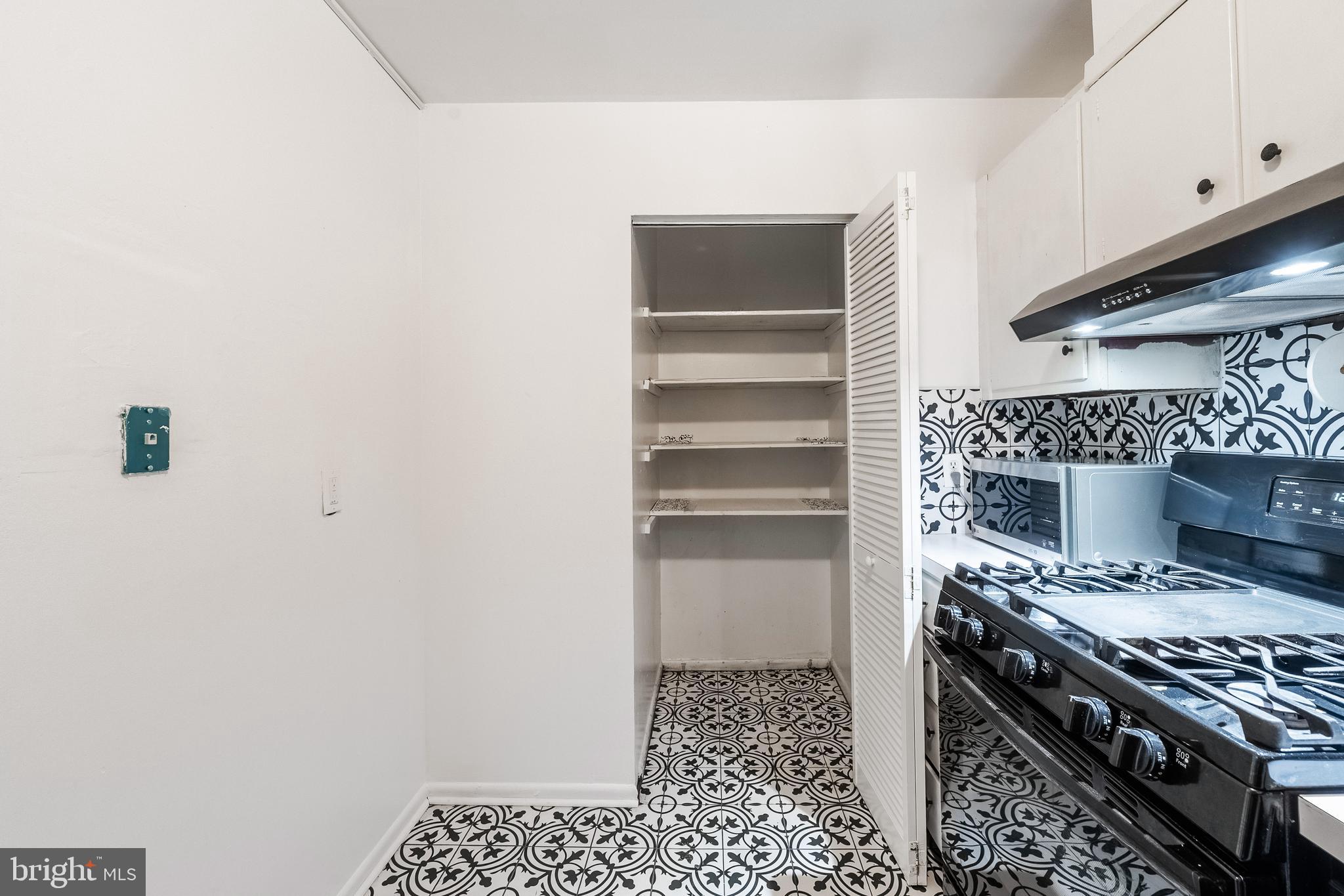 HUNTCREST CONDOMINIUM - Residential