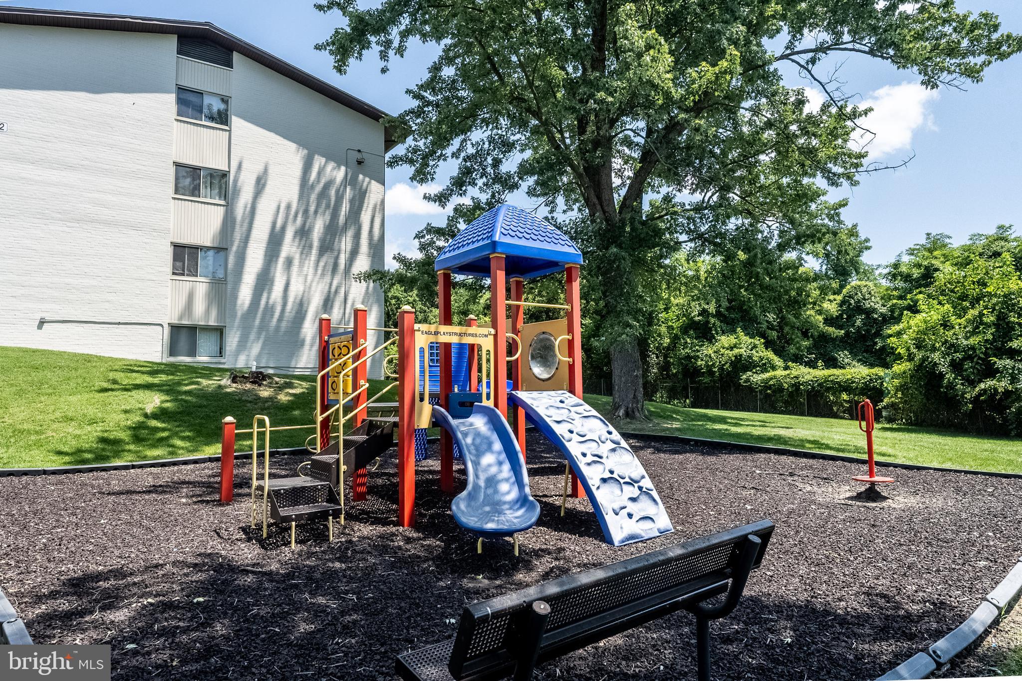 HUNTCREST CONDOMINIUM - Residential