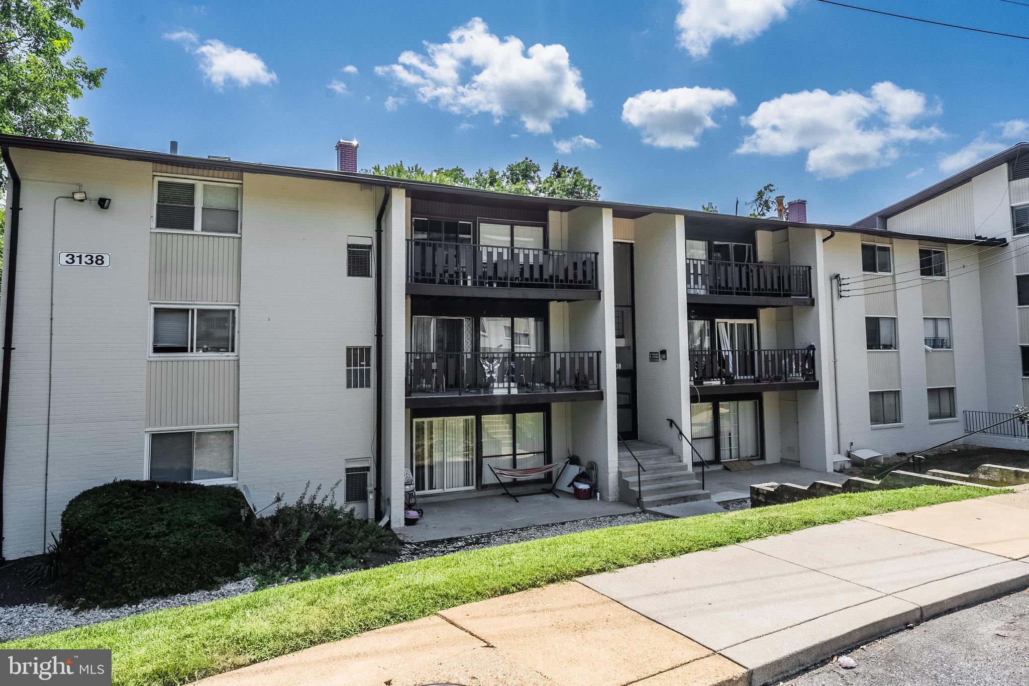 HUNTCREST CONDOMINIUM - Residential