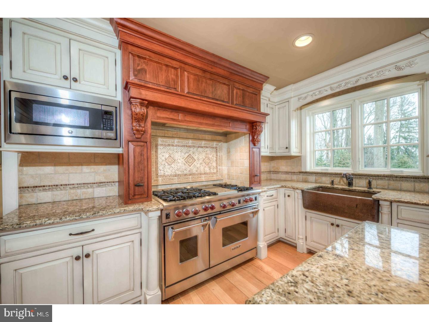 COLONIAL VILLAGE - Residential