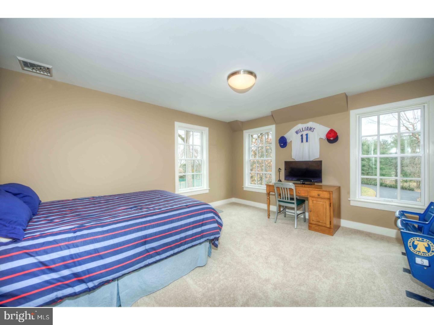 COLONIAL VILLAGE - Residential