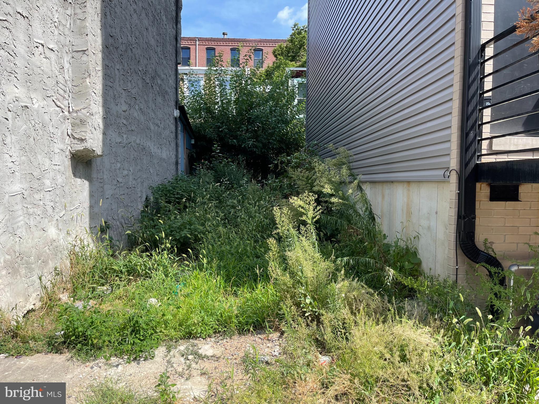 OLDE KENSINGTON - Land