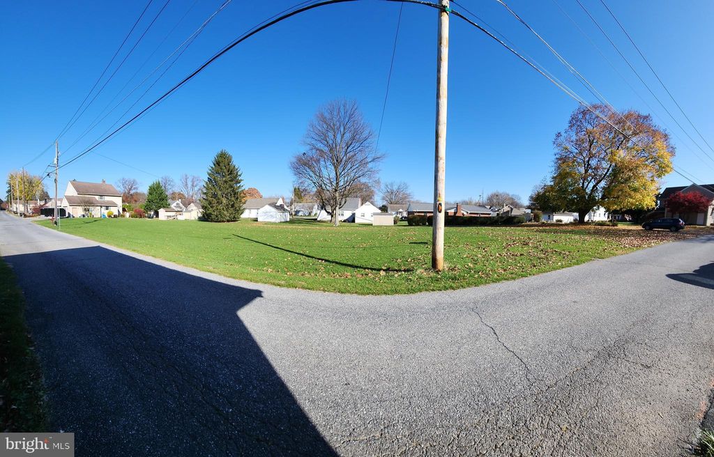 Photo of 35 N OAK ST, MANHEIM, PA 17545 (MLS # PALA2027572)