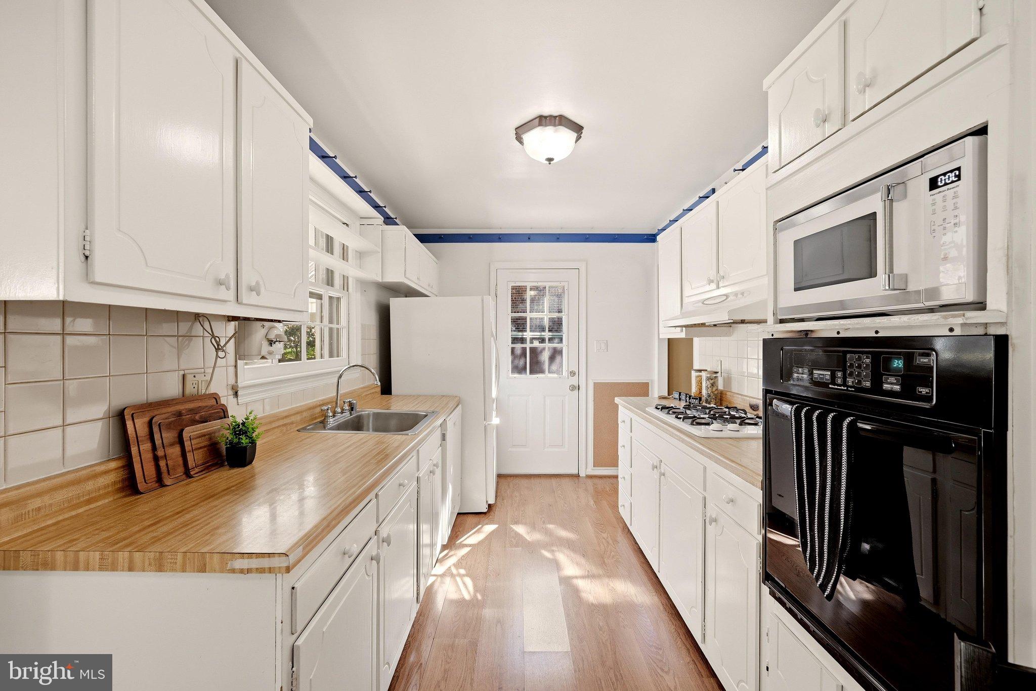 5008 LINETTE LANE