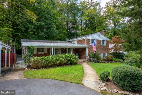 Photo of 5008 Linette Lane, ANNANDALE, VA 22003 (MLS # VAFX2344360)