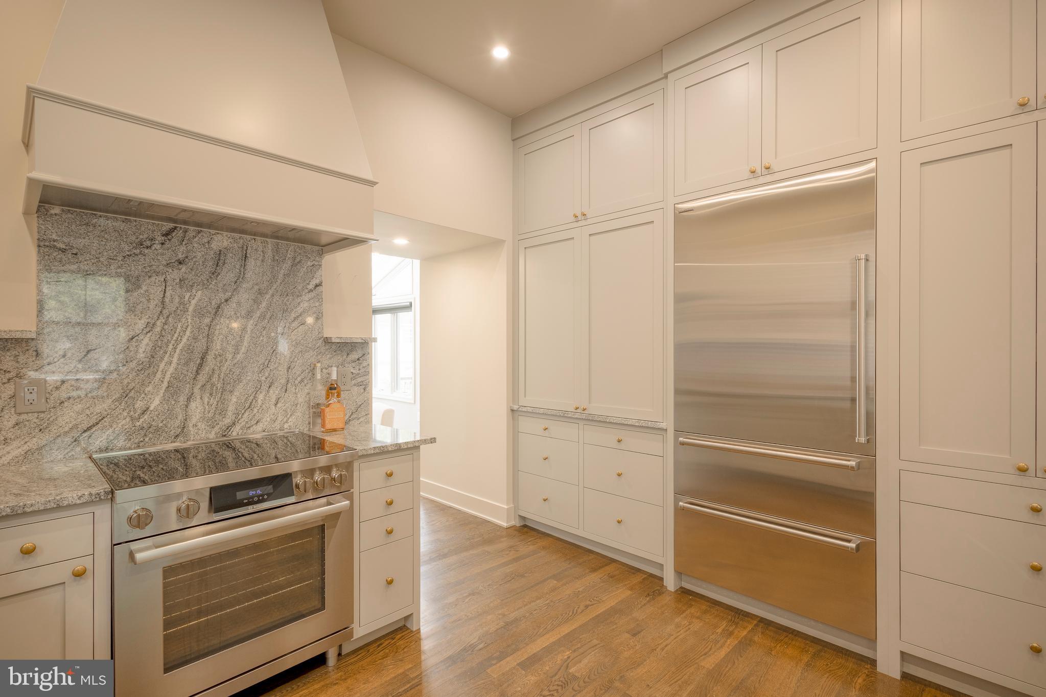 148 W HIGHLAND AVENUE