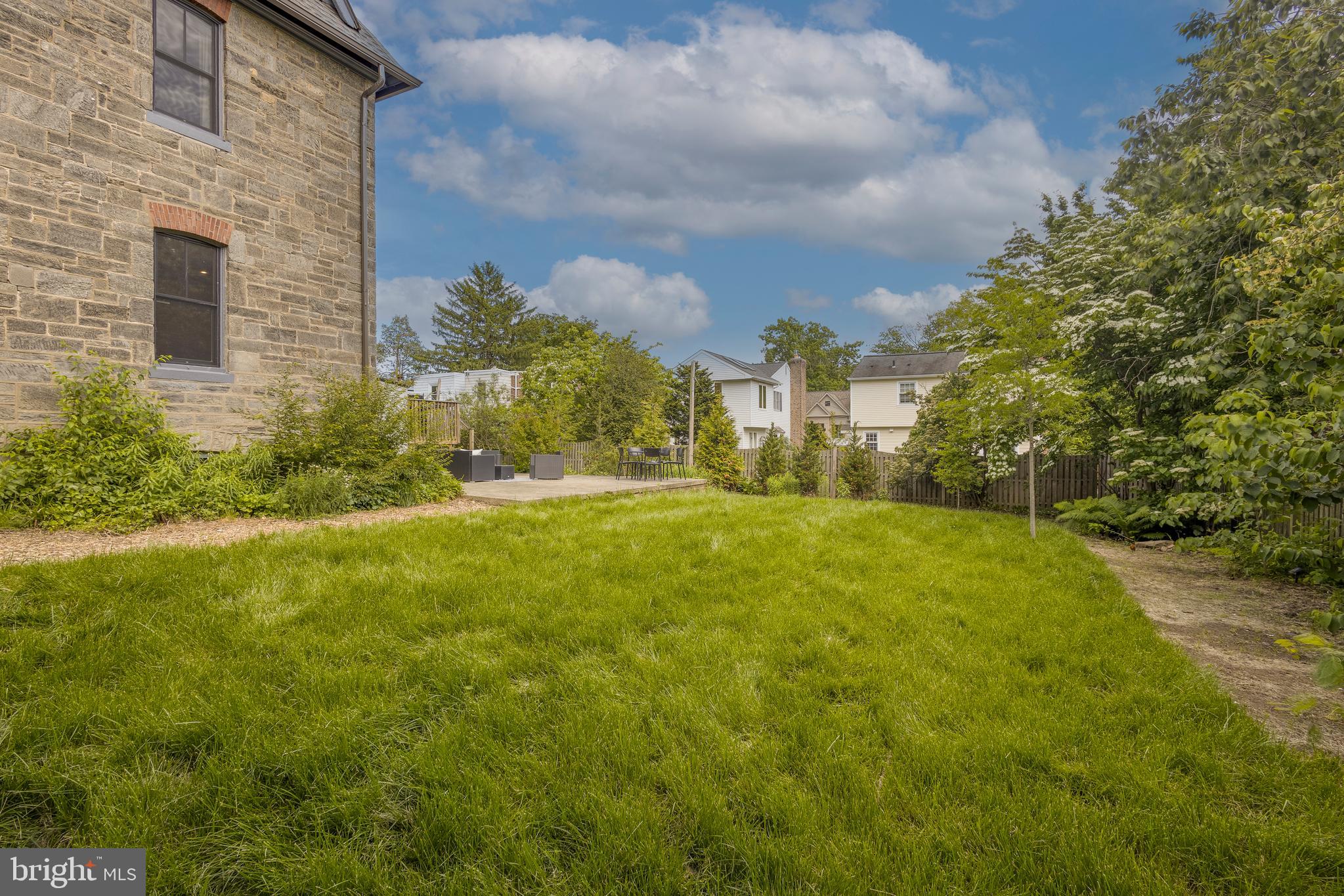 CHESTNUT HILL - Residential