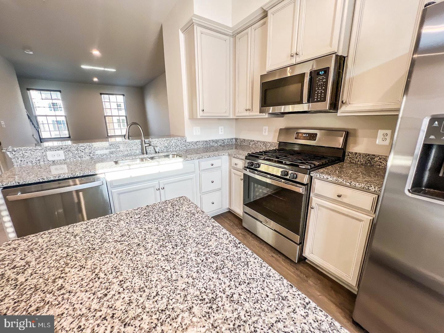 PARKSIDE - Residential Lease