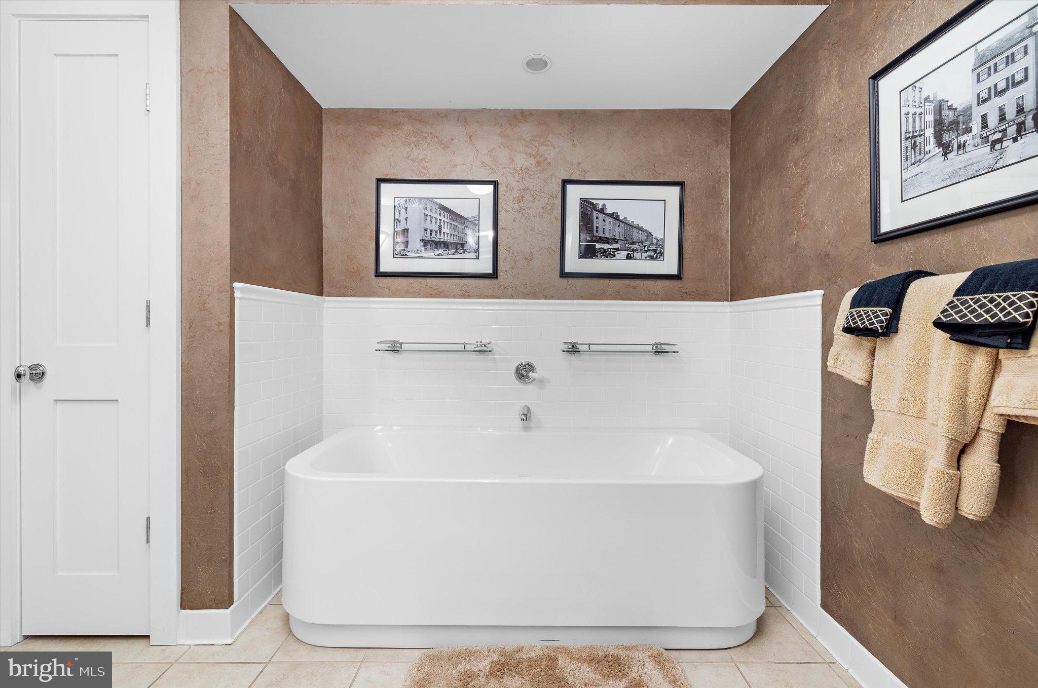 LITTLE ITALY - Residential