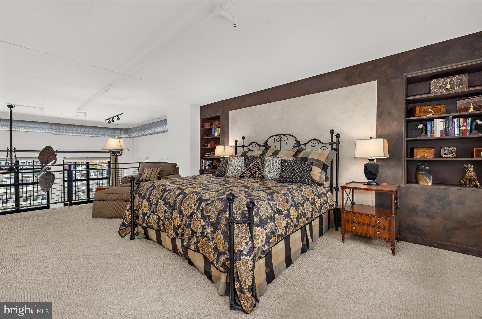 LITTLE ITALY - Residential