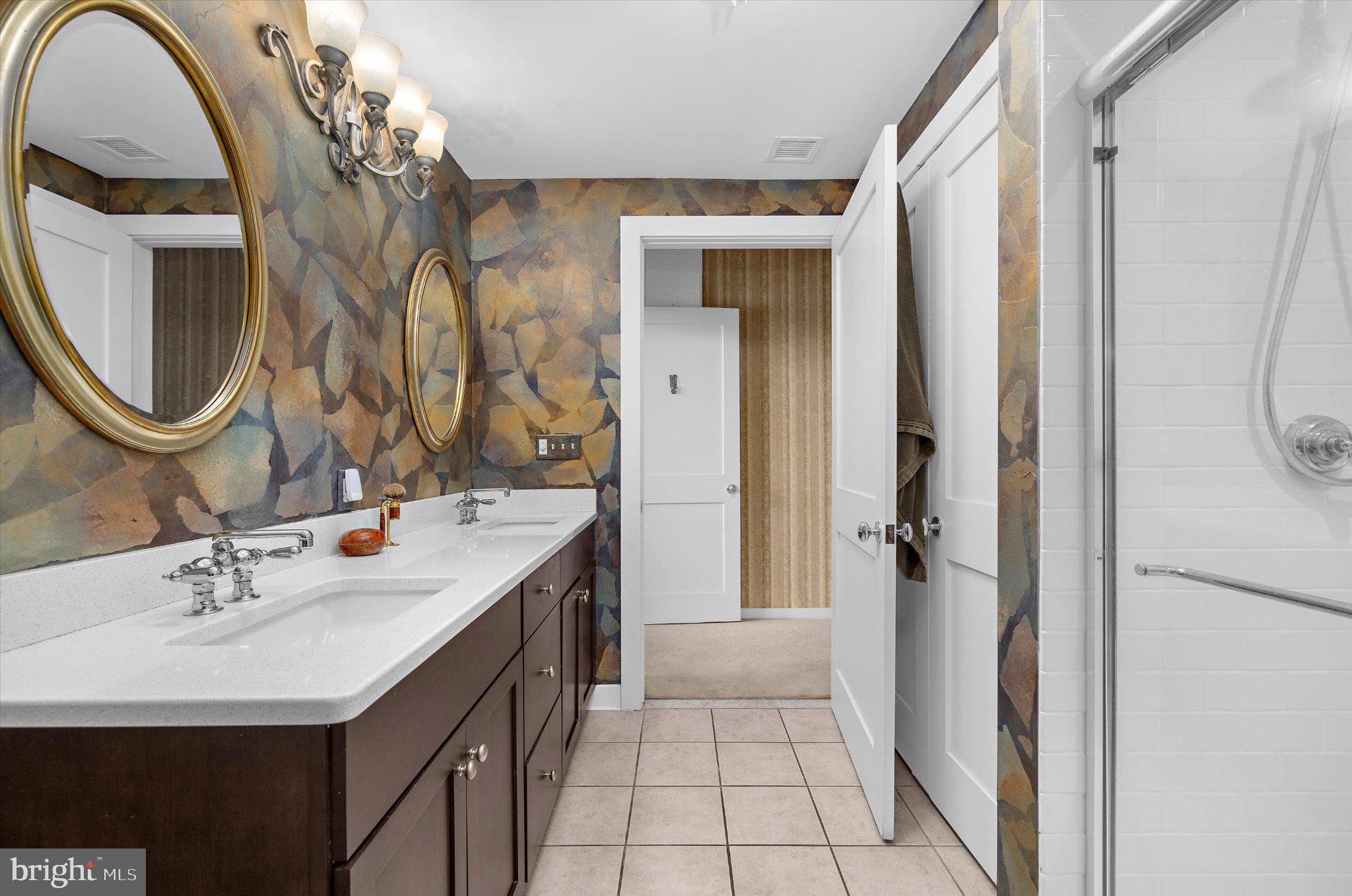 LITTLE ITALY - Residential