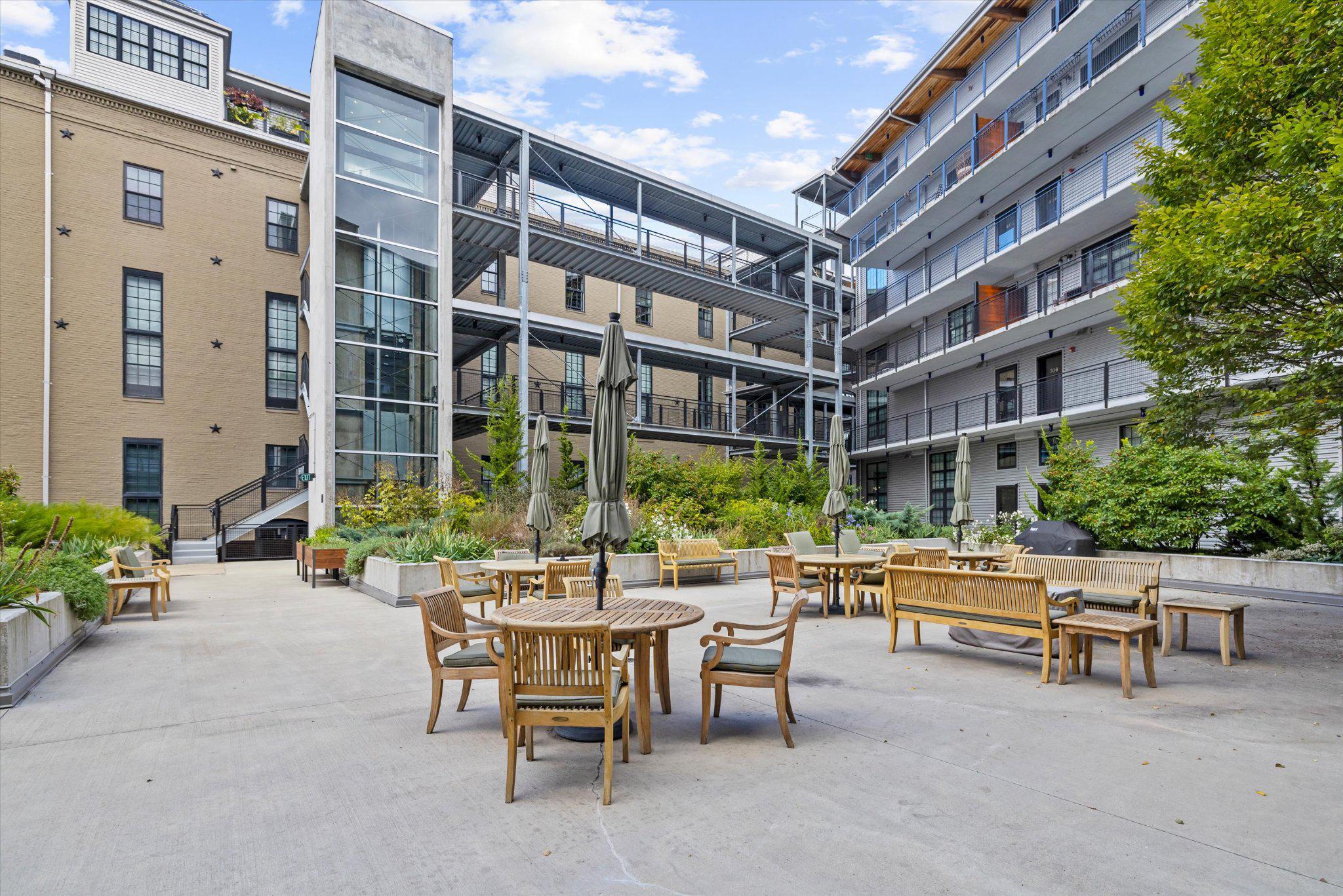 LITTLE ITALY - Residential