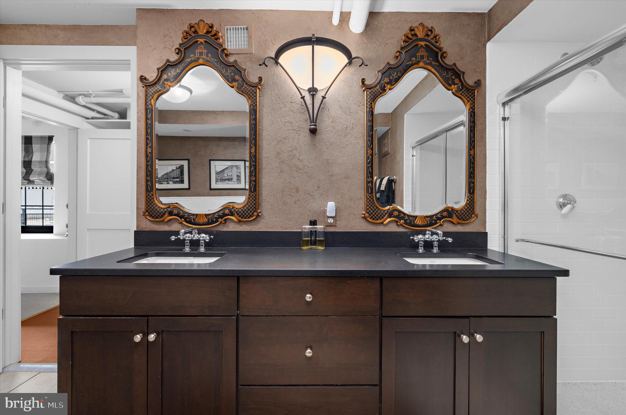 LITTLE ITALY - Residential