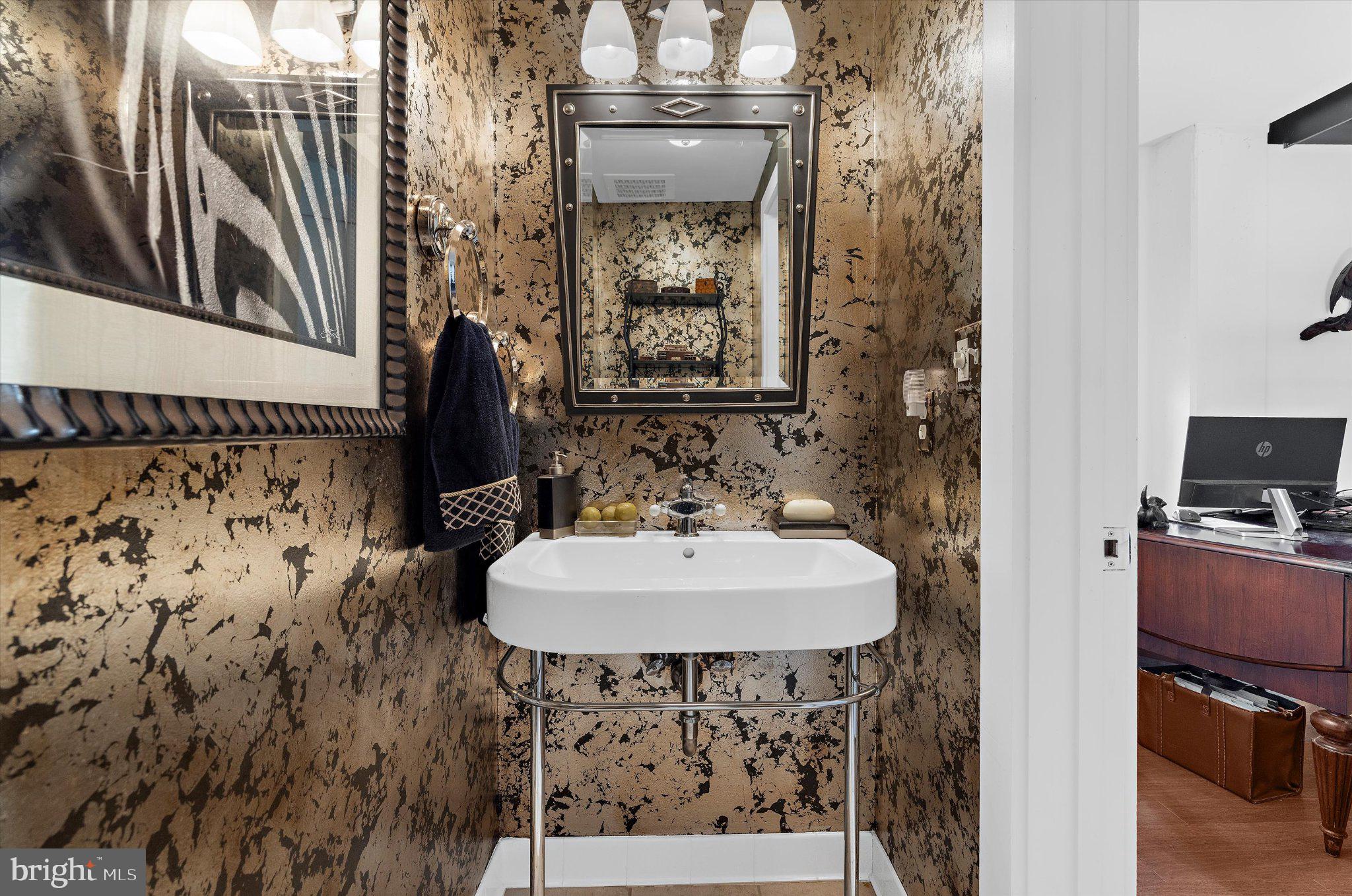 LITTLE ITALY - Residential