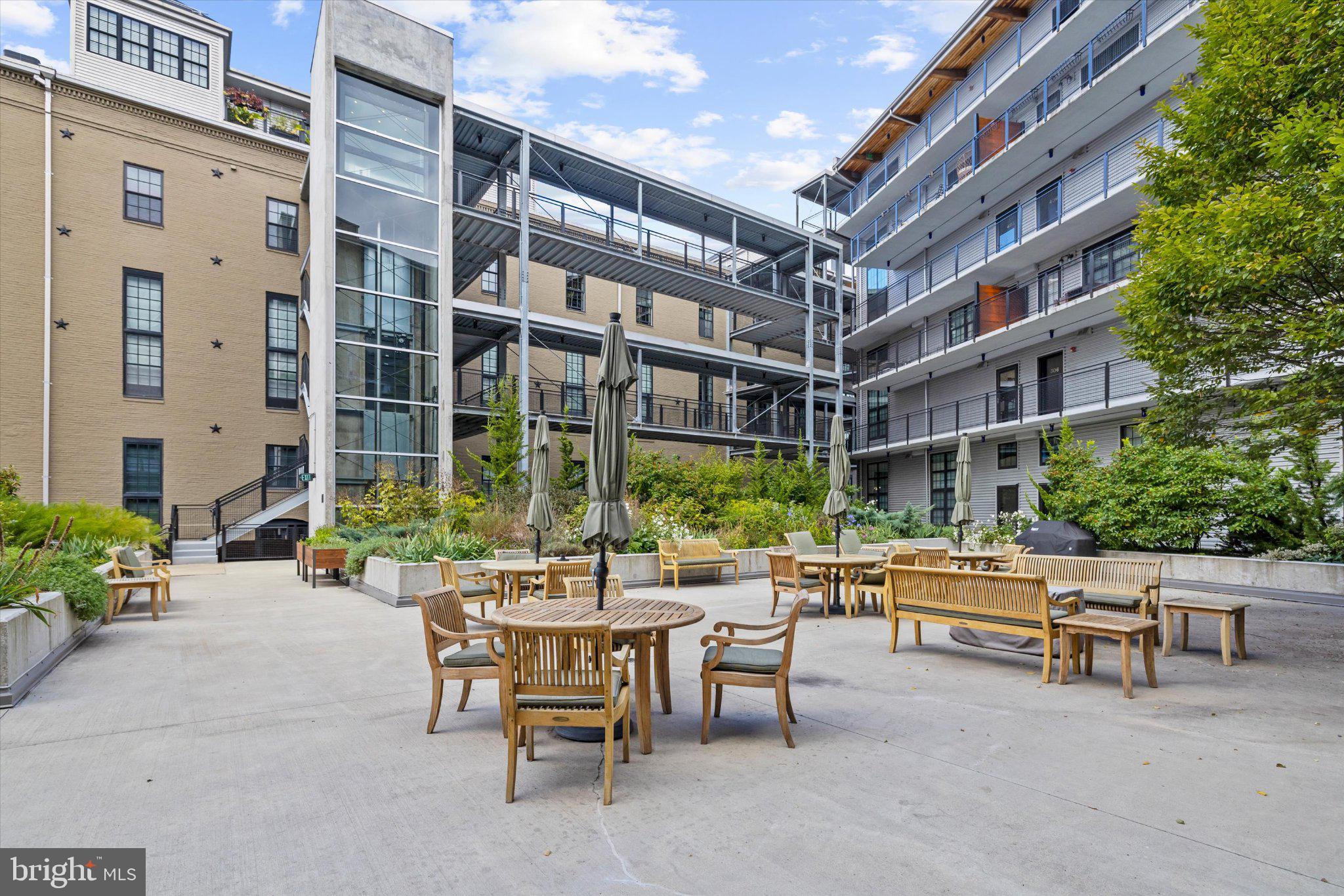 LITTLE ITALY - Residential