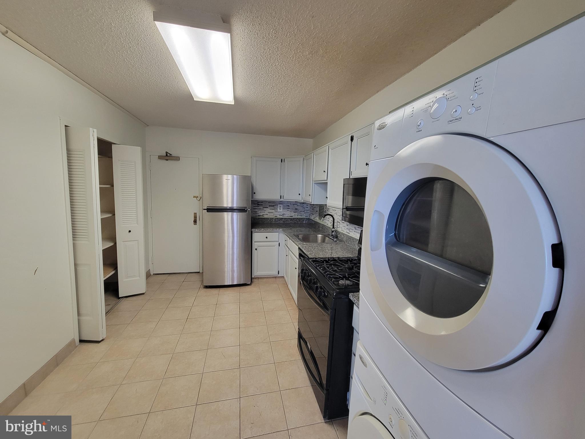 SKYLINE - Residential Lease