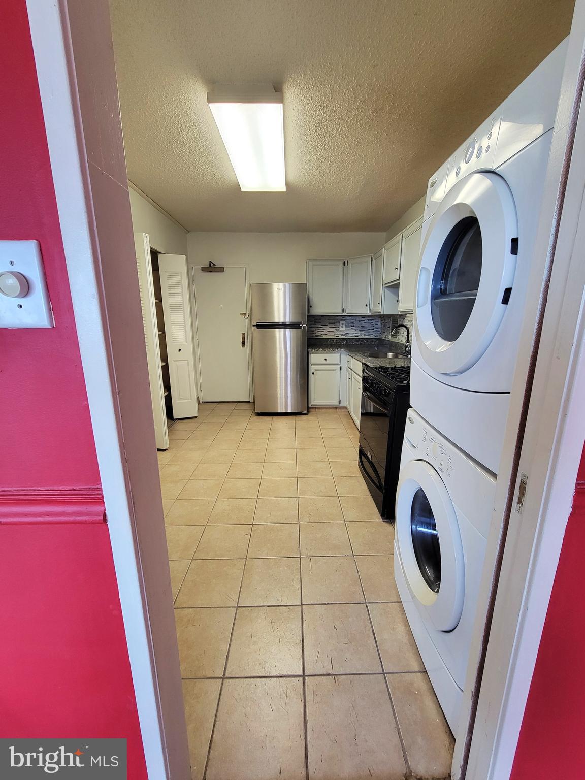 SKYLINE - Residential Lease