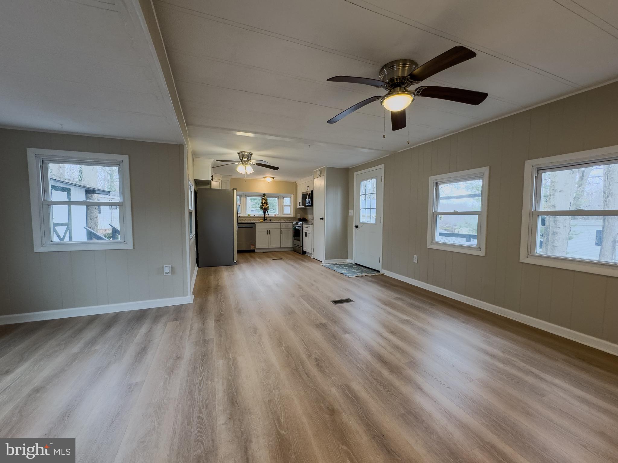 MELODYLAKESCNTRYCLUB - Residential