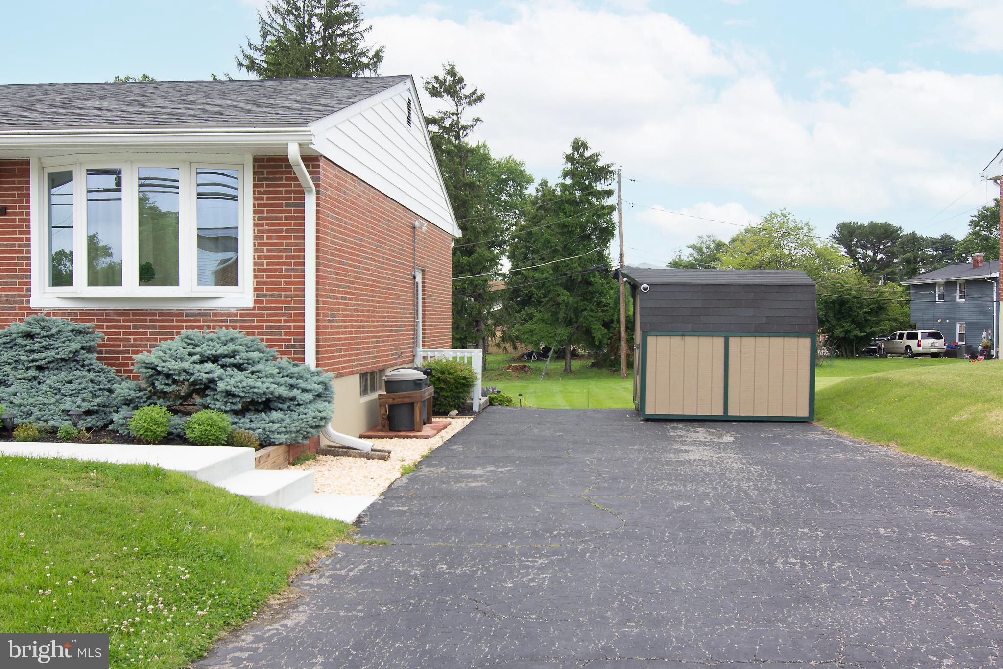 STONEYBROOK - Residential