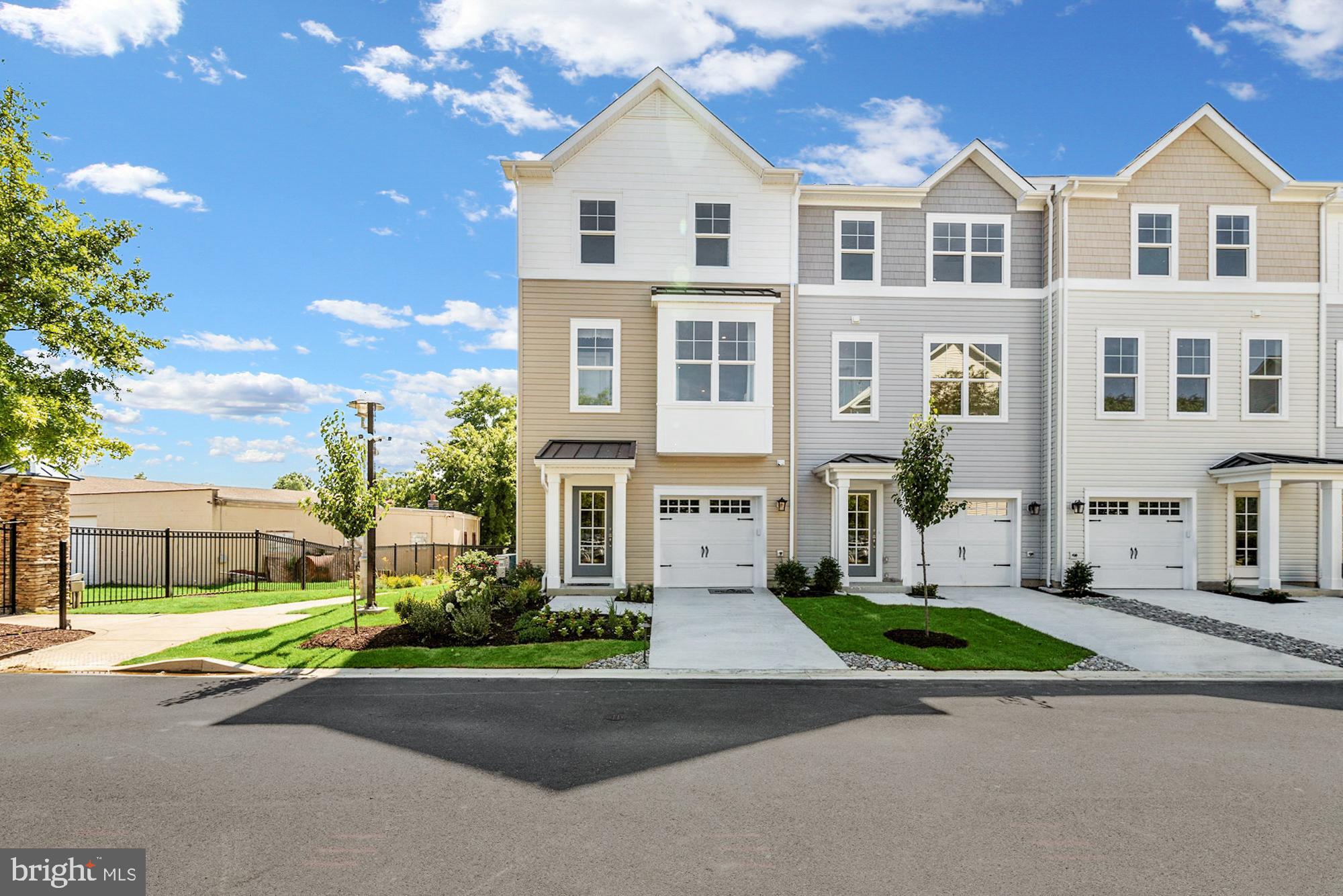 18 RIVERSIDE WHARF