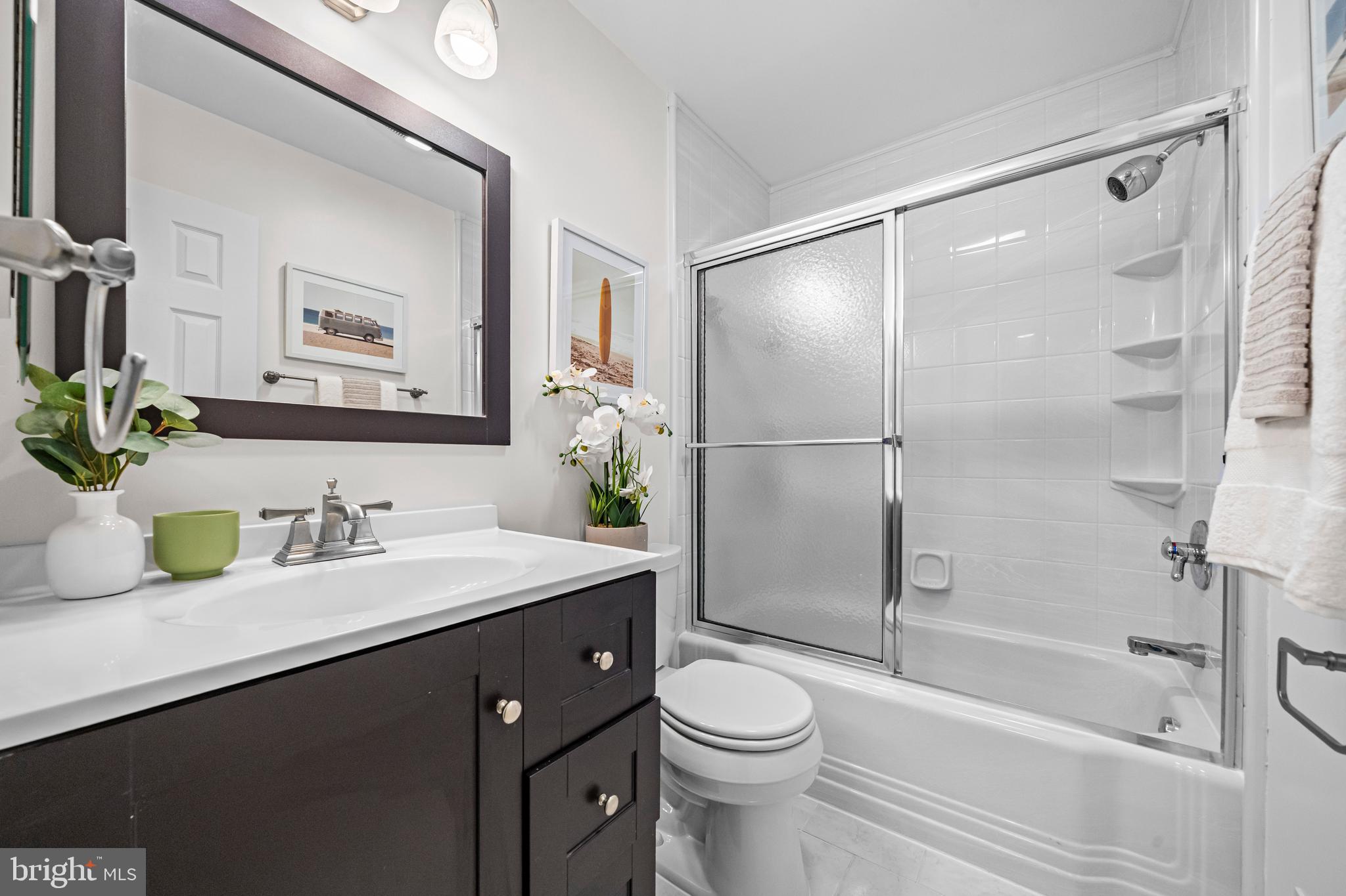 HERITAGE SQUARE - Residential