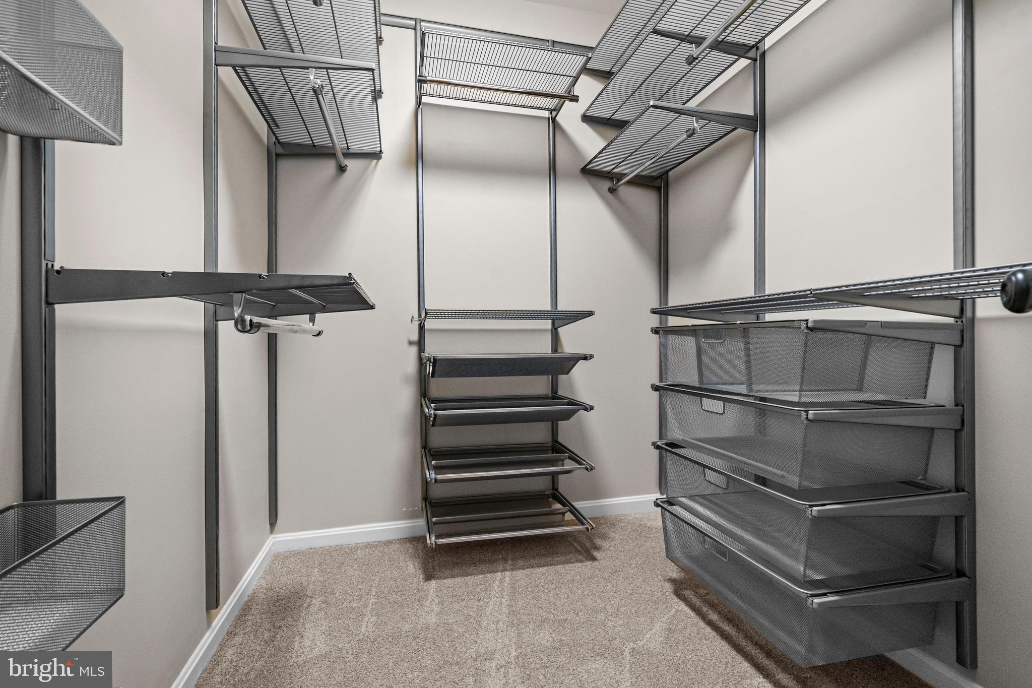 HERITAGE SQUARE - Residential