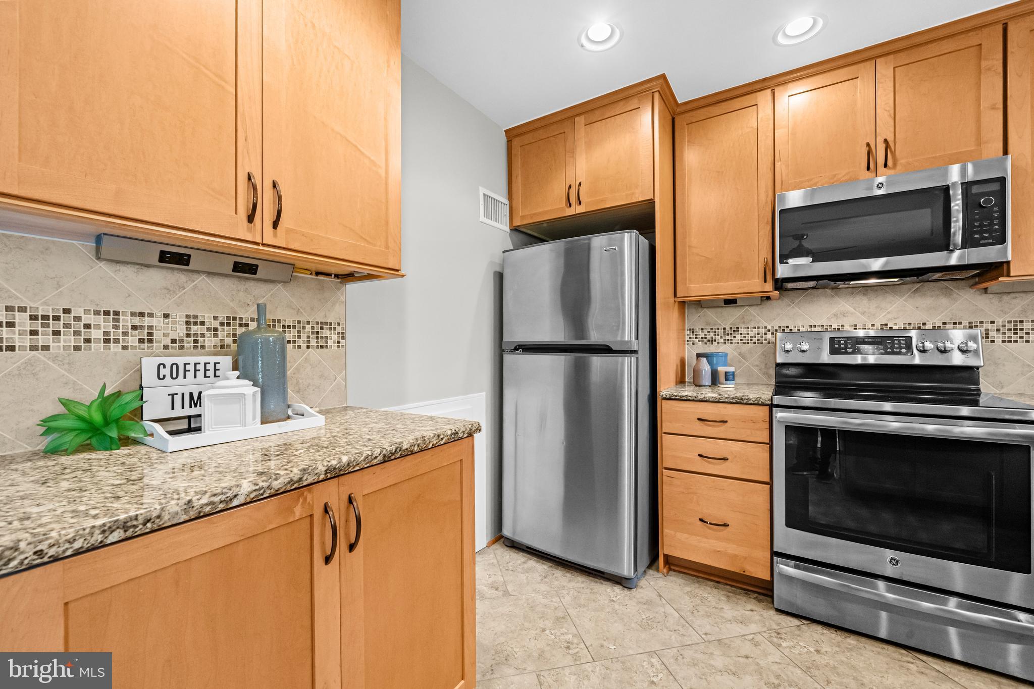 HERITAGE SQUARE - Residential