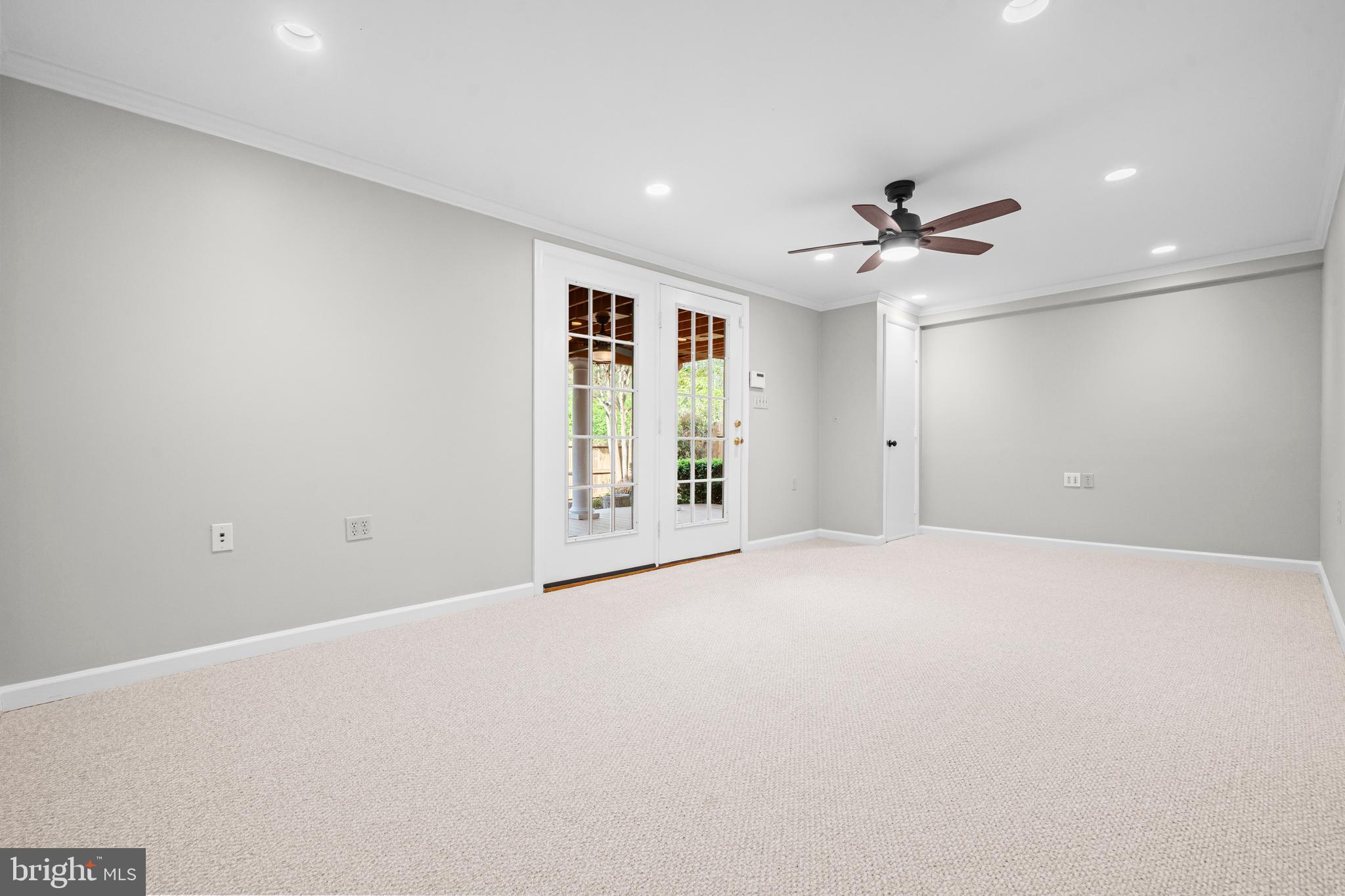 HERITAGE SQUARE - Residential