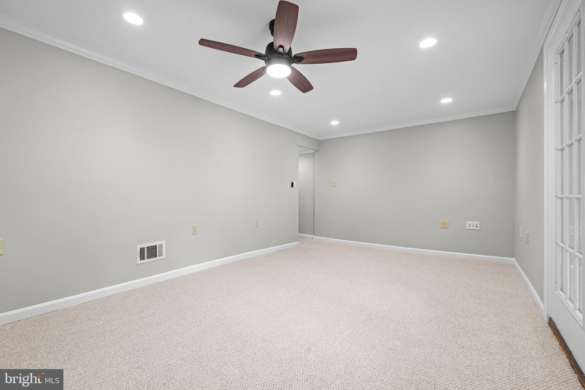 HERITAGE SQUARE - Residential