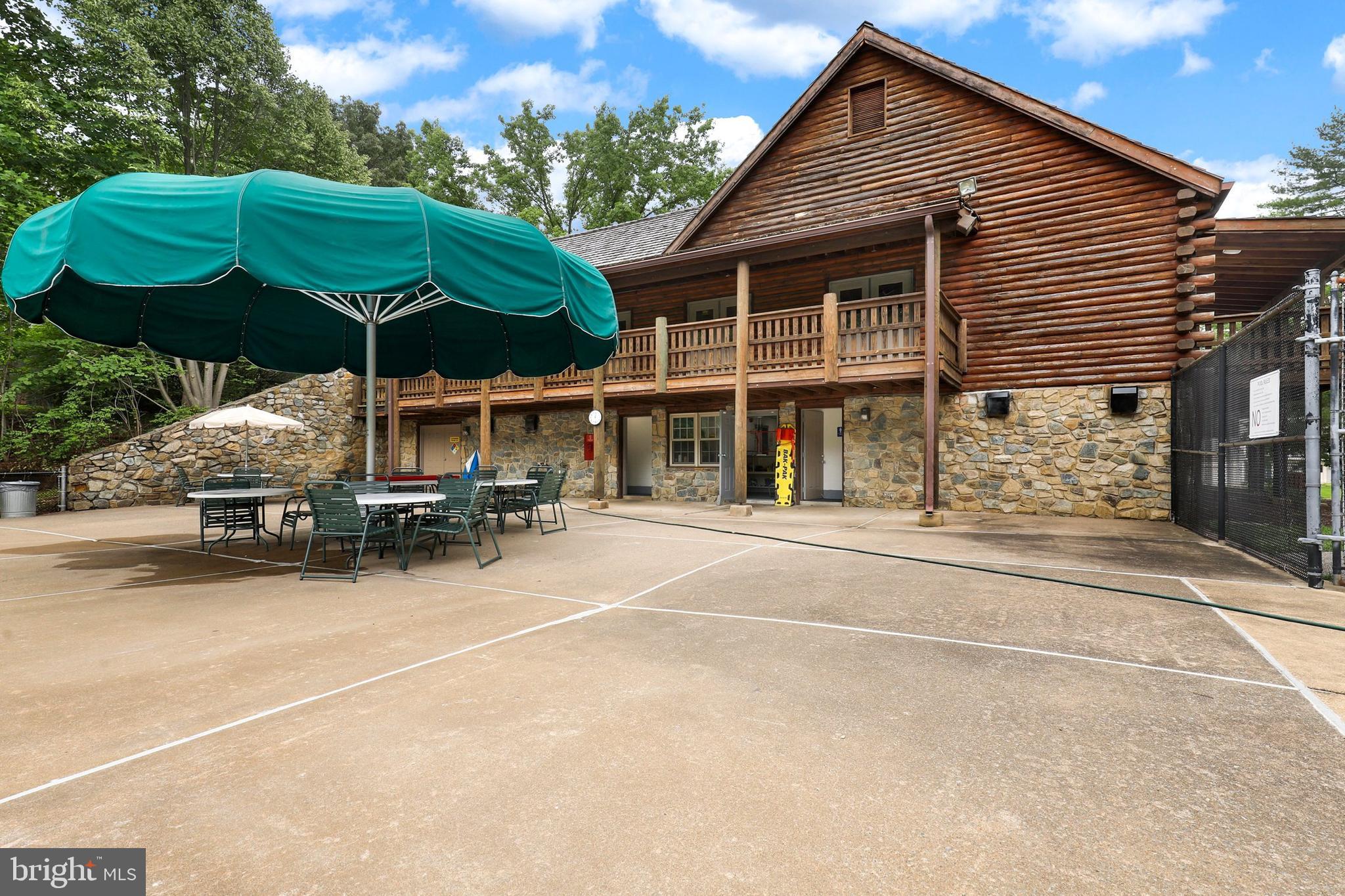 HERITAGE SQUARE - Residential